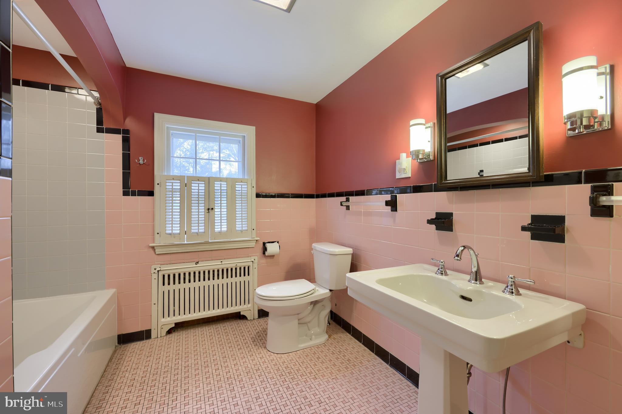 SCHOOL LANE HILLS - Residential