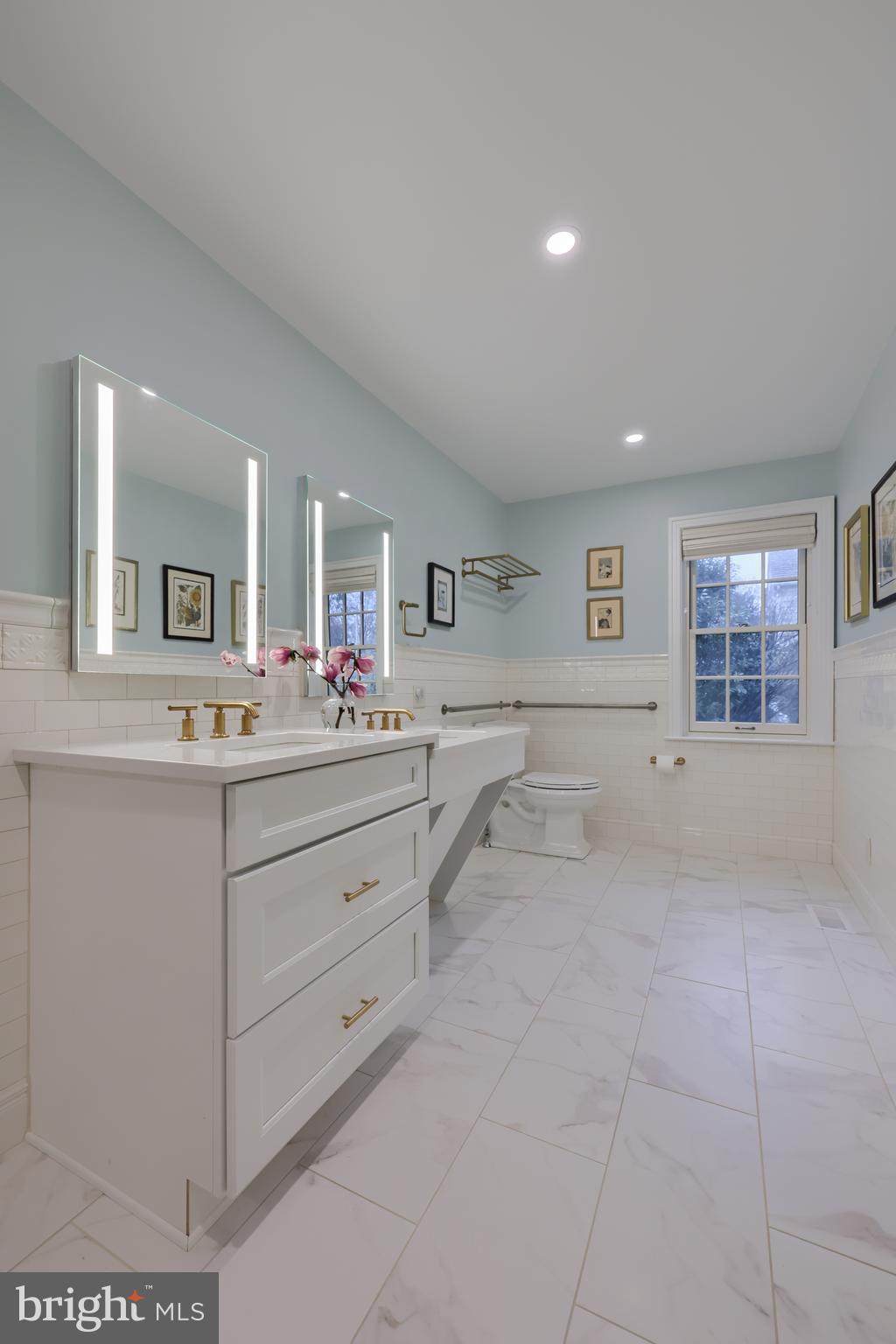 SCHOOL LANE HILLS - Residential