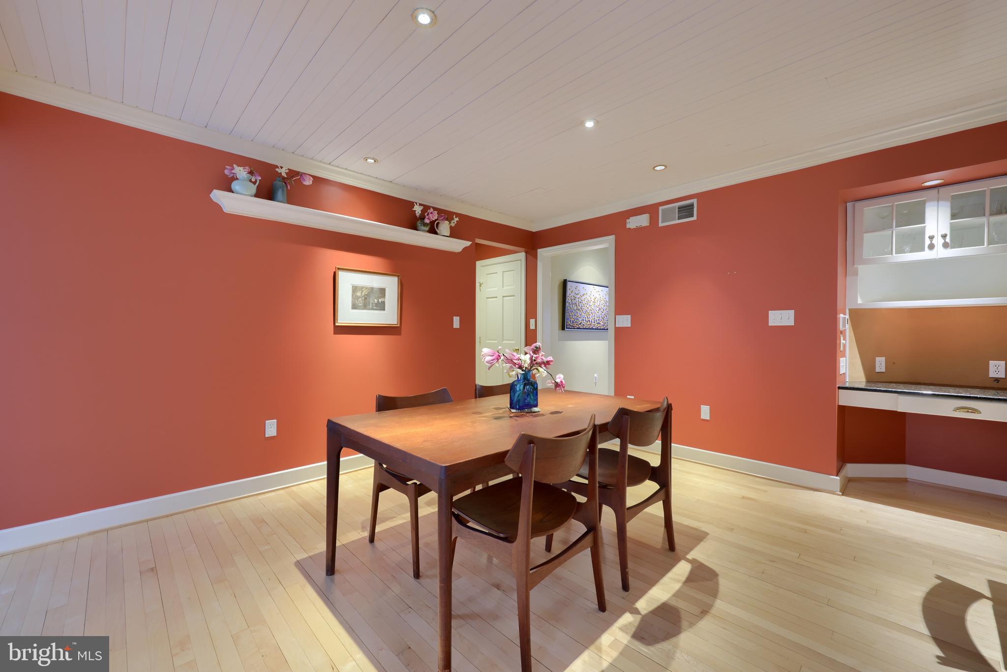 SCHOOL LANE HILLS - Residential