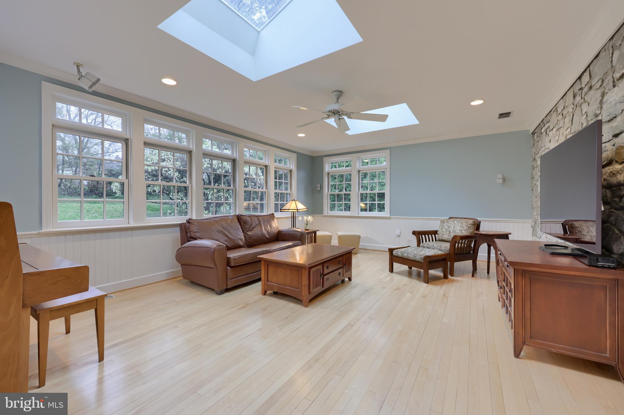 SCHOOL LANE HILLS - Residential