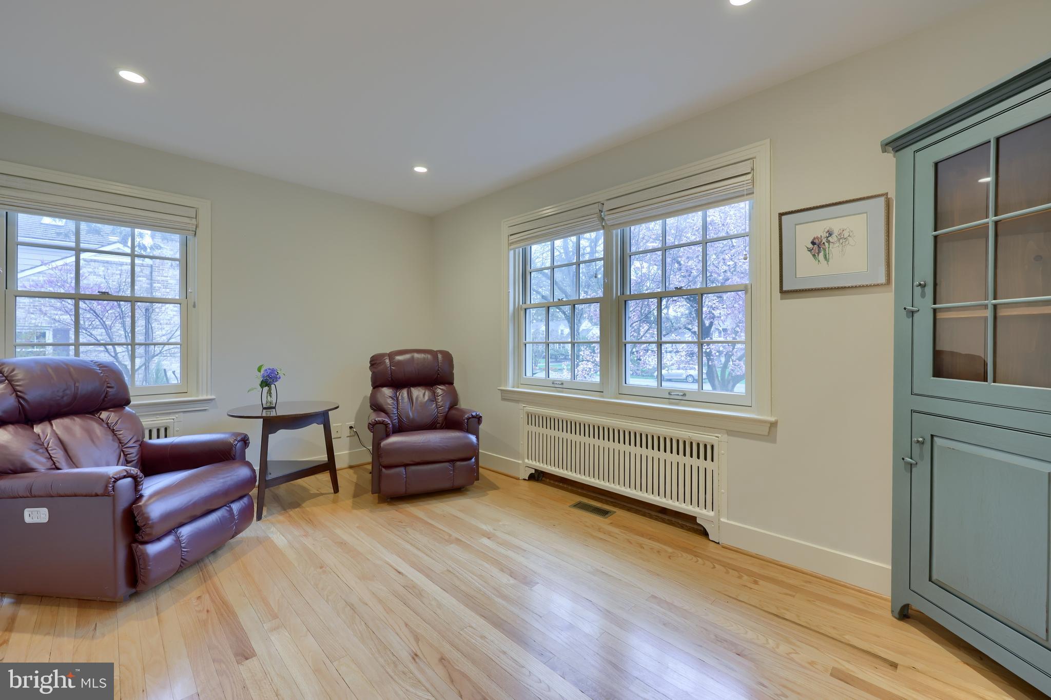 SCHOOL LANE HILLS - Residential