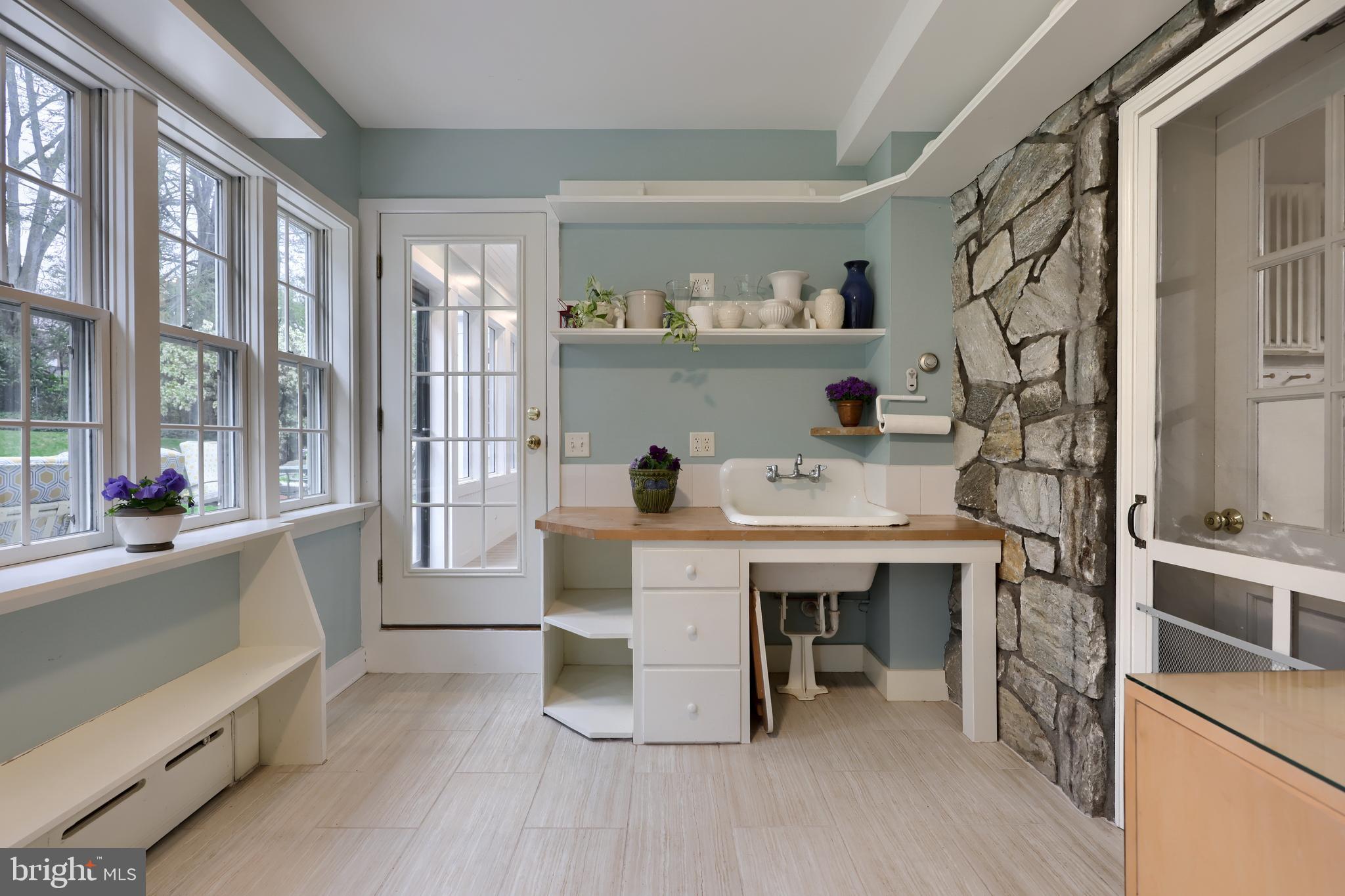 SCHOOL LANE HILLS - Residential