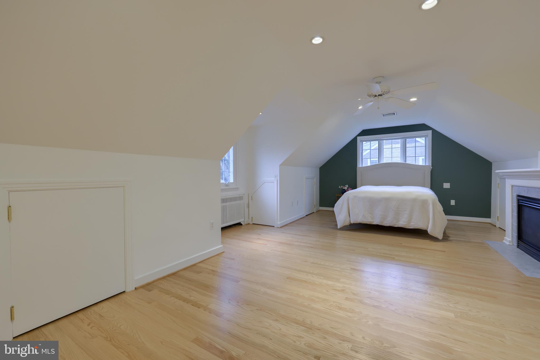 SCHOOL LANE HILLS - Residential