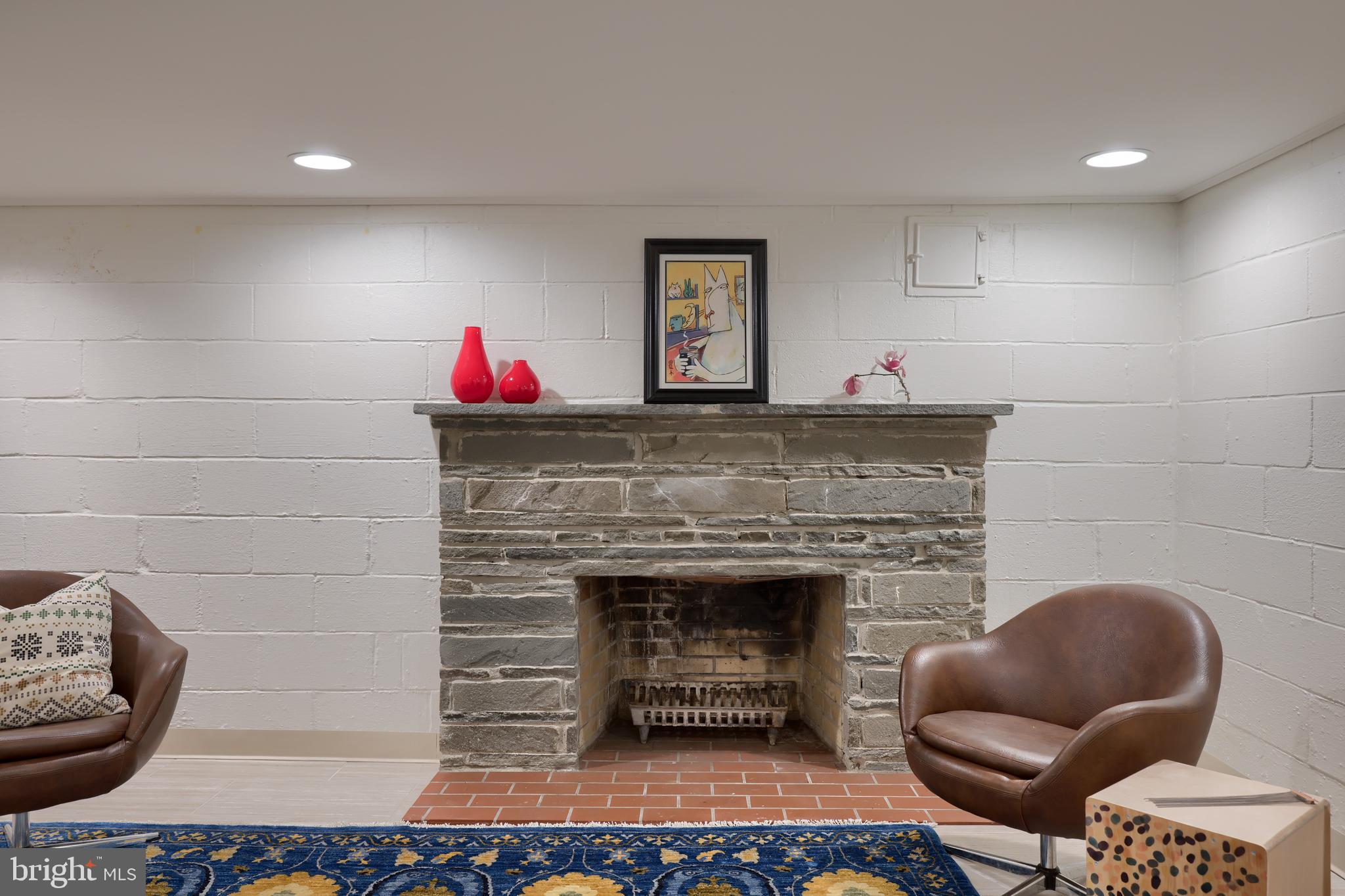 SCHOOL LANE HILLS - Residential