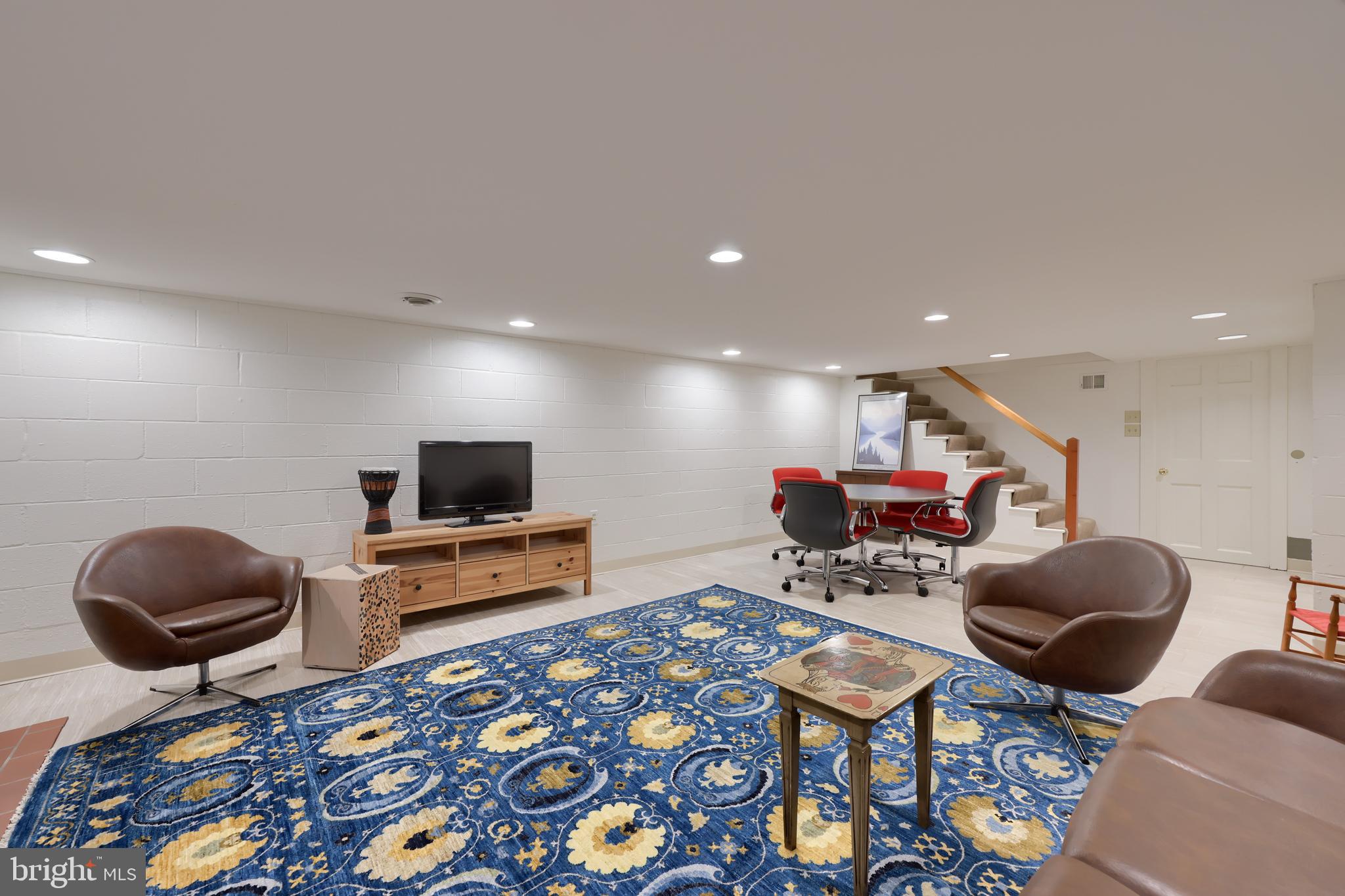 SCHOOL LANE HILLS - Residential