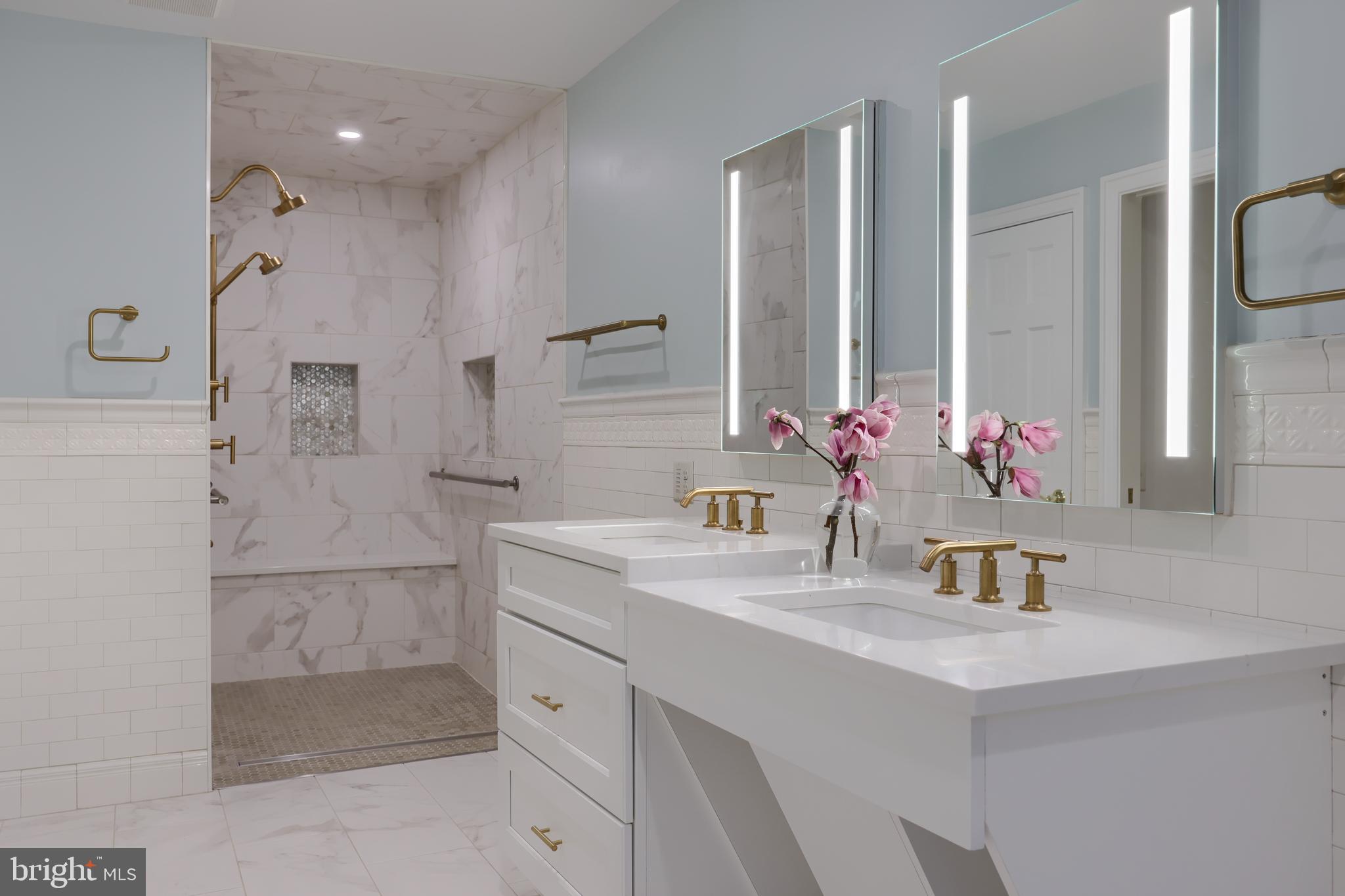 SCHOOL LANE HILLS - Residential