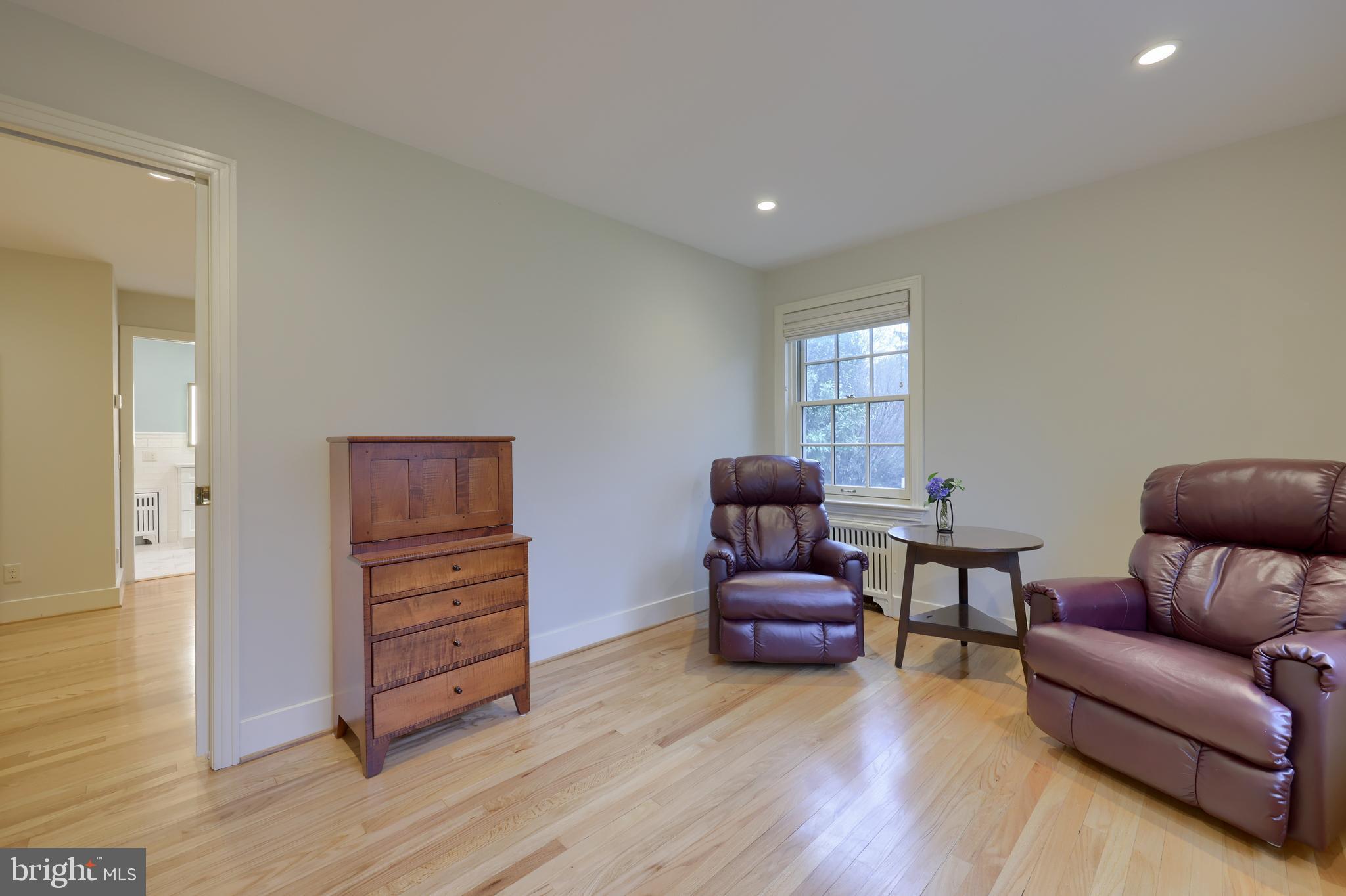 SCHOOL LANE HILLS - Residential