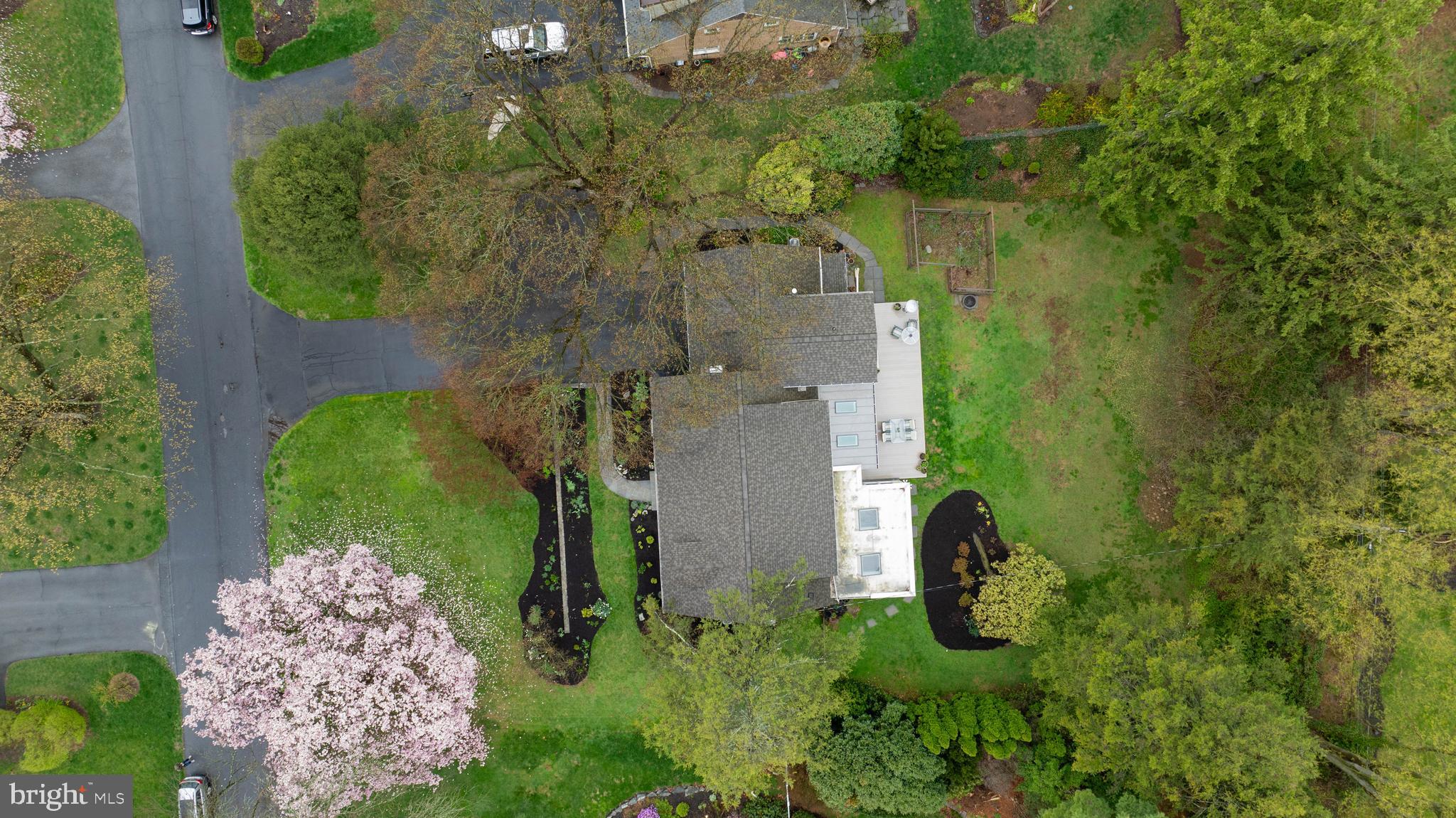 SCHOOL LANE HILLS - Residential