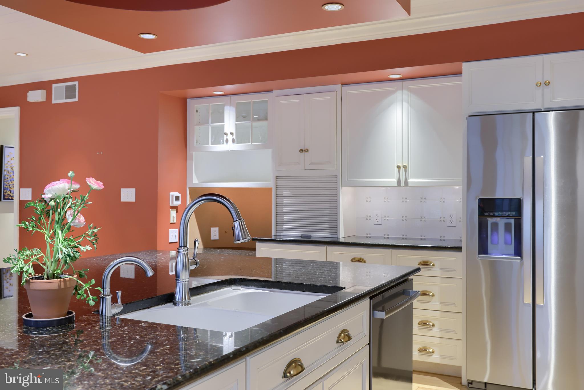 SCHOOL LANE HILLS - Residential