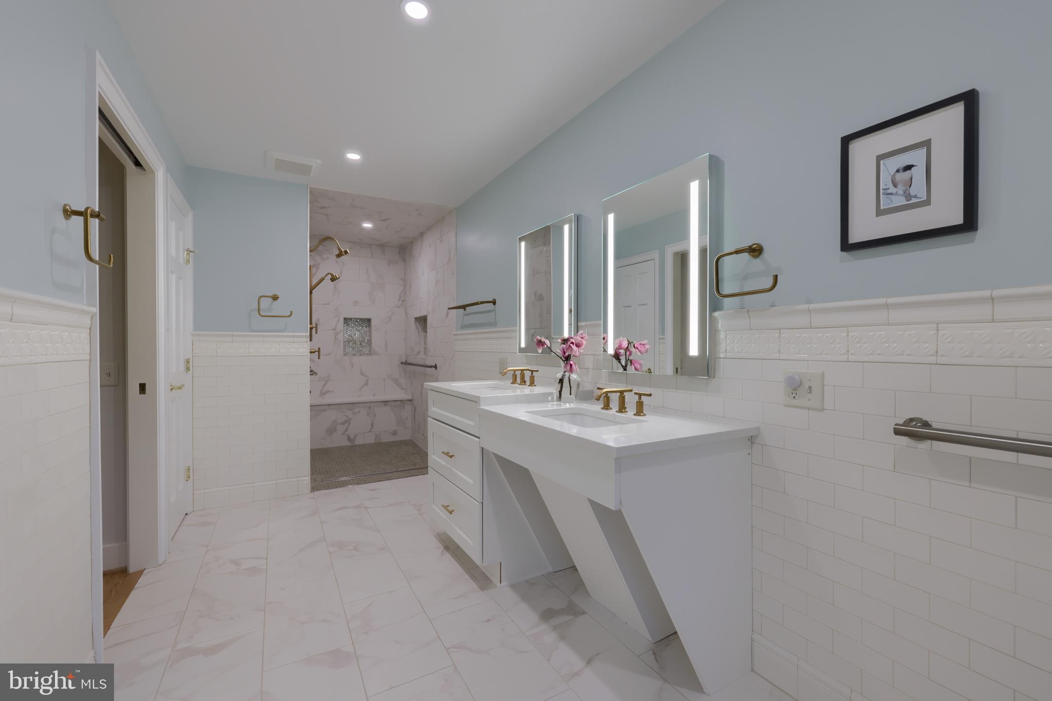 SCHOOL LANE HILLS - Residential