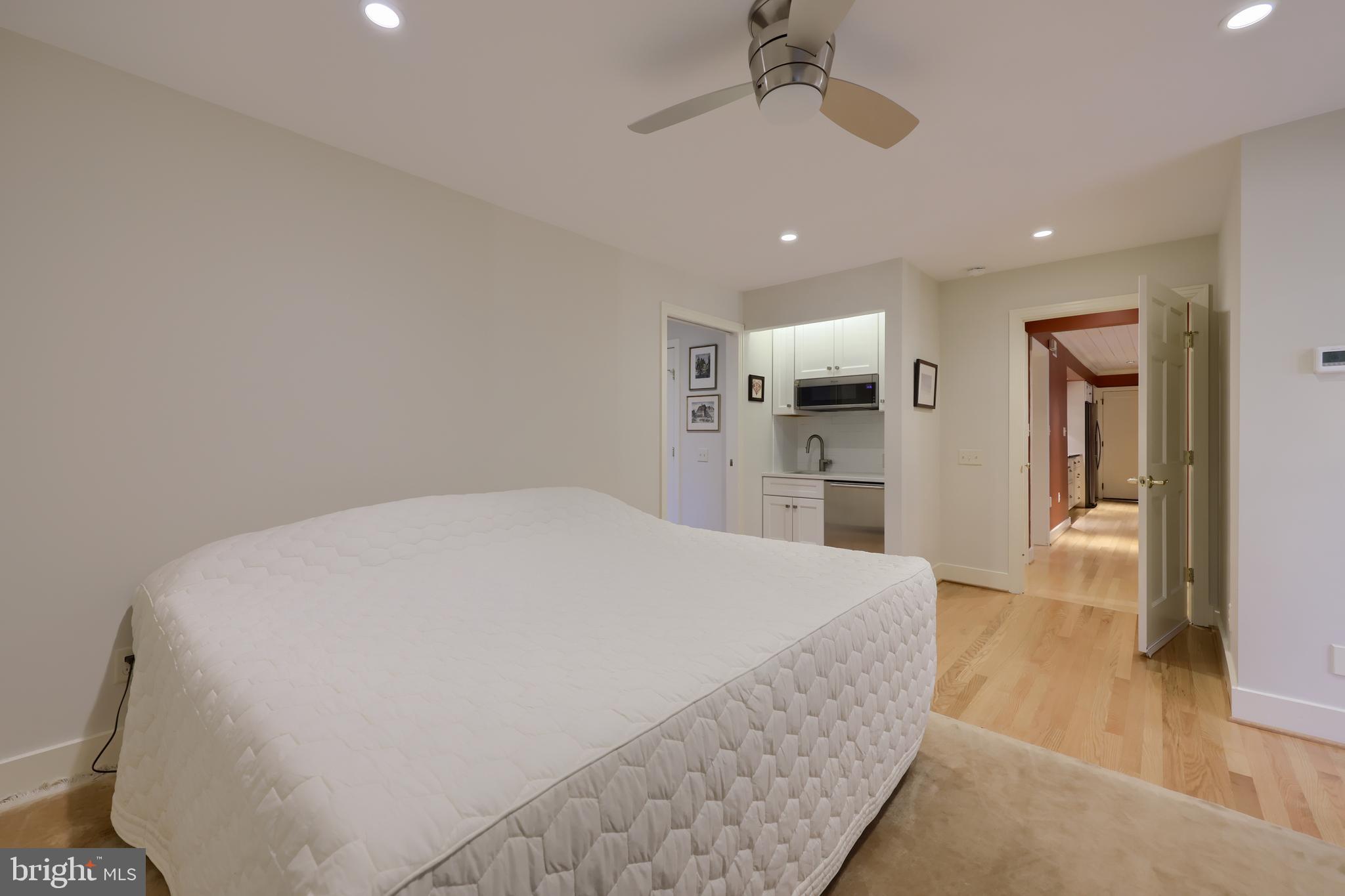 SCHOOL LANE HILLS - Residential