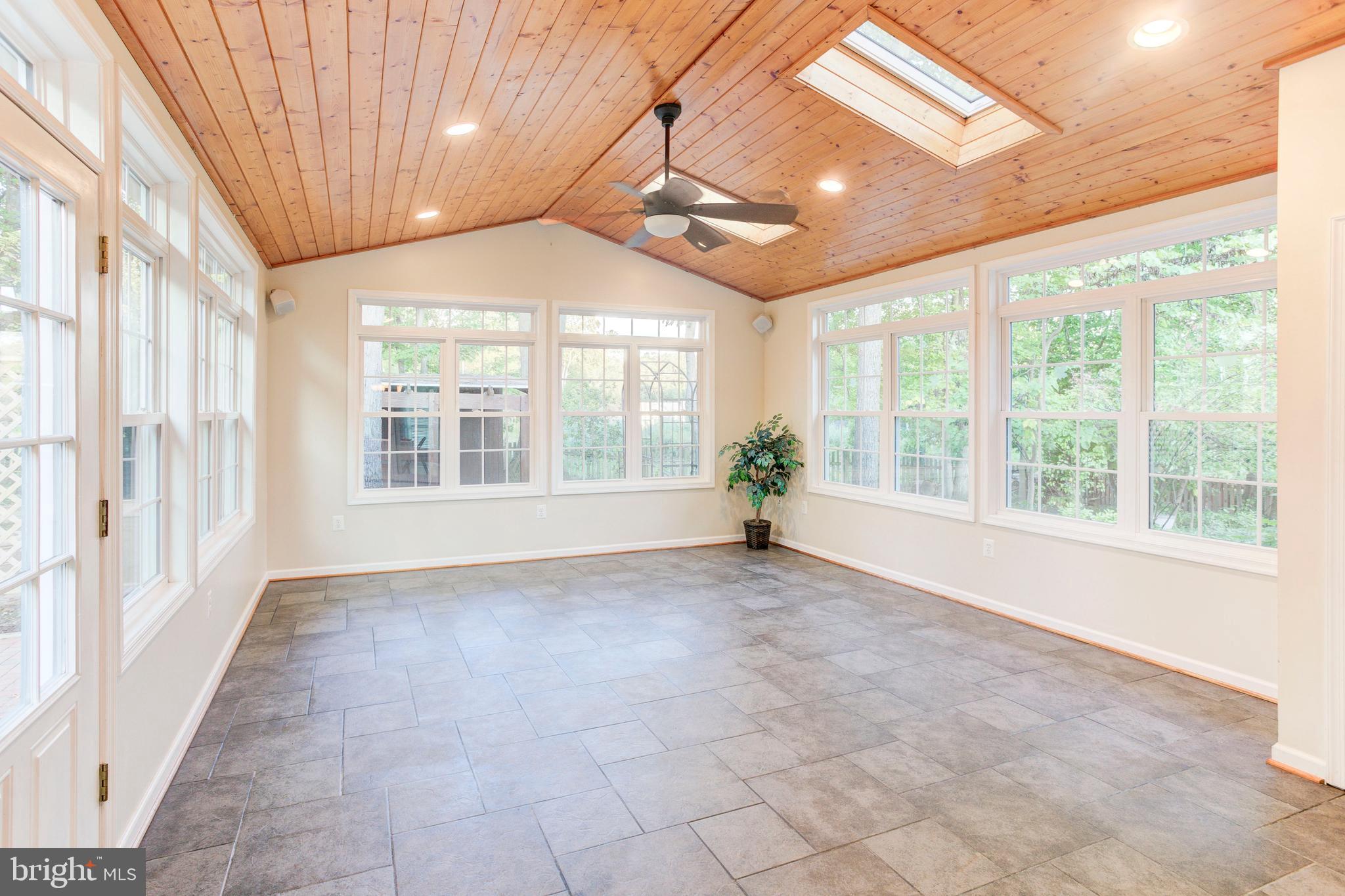 2735 KING IRON COURT