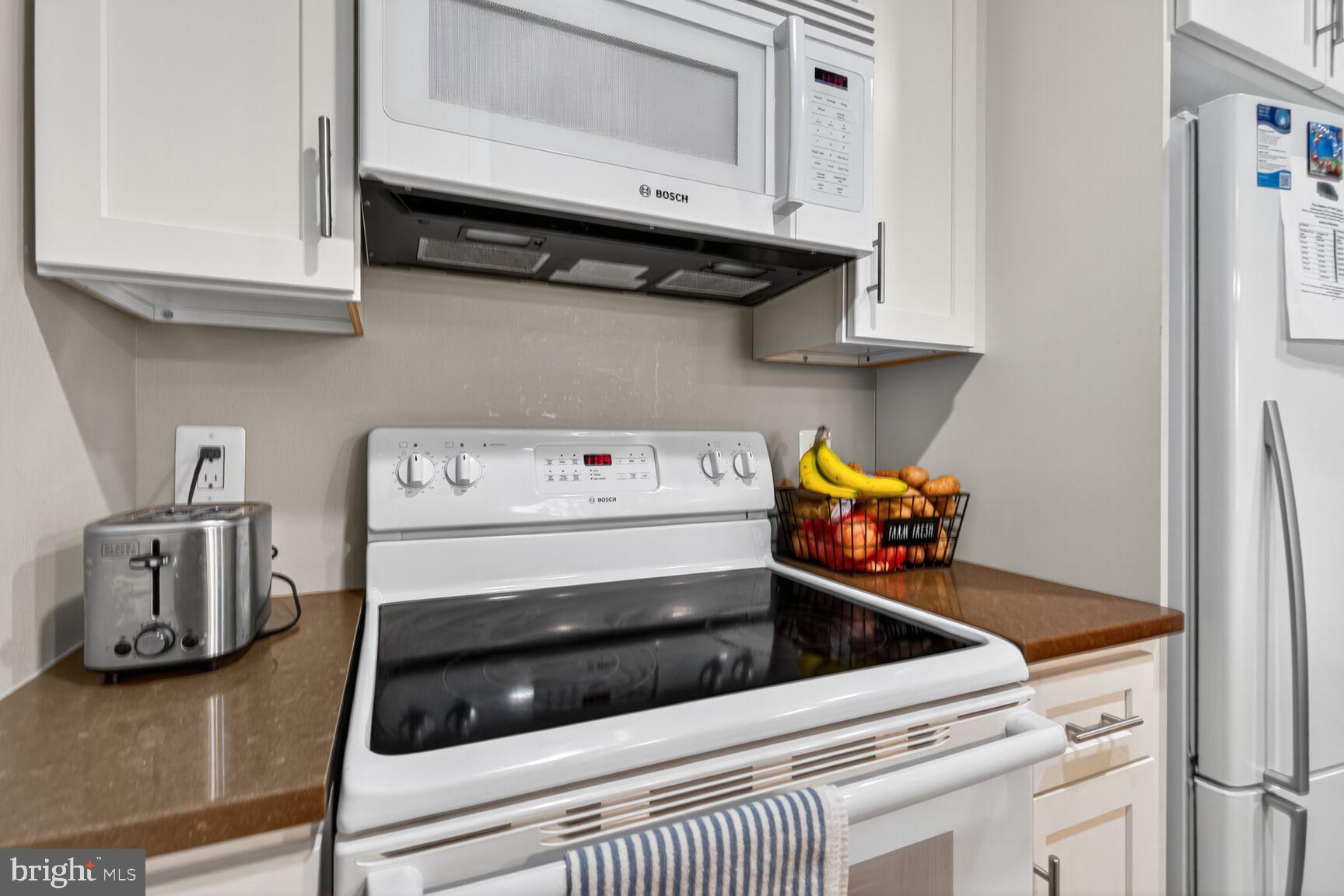 3307 WYNDHAM CIRCLE 4165