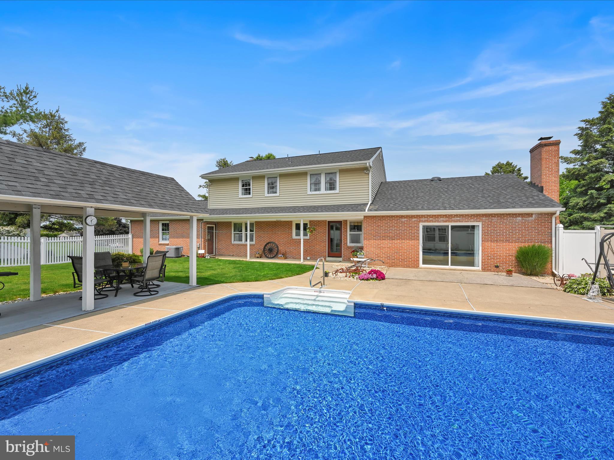 HI VIEW ESTATES - Residential