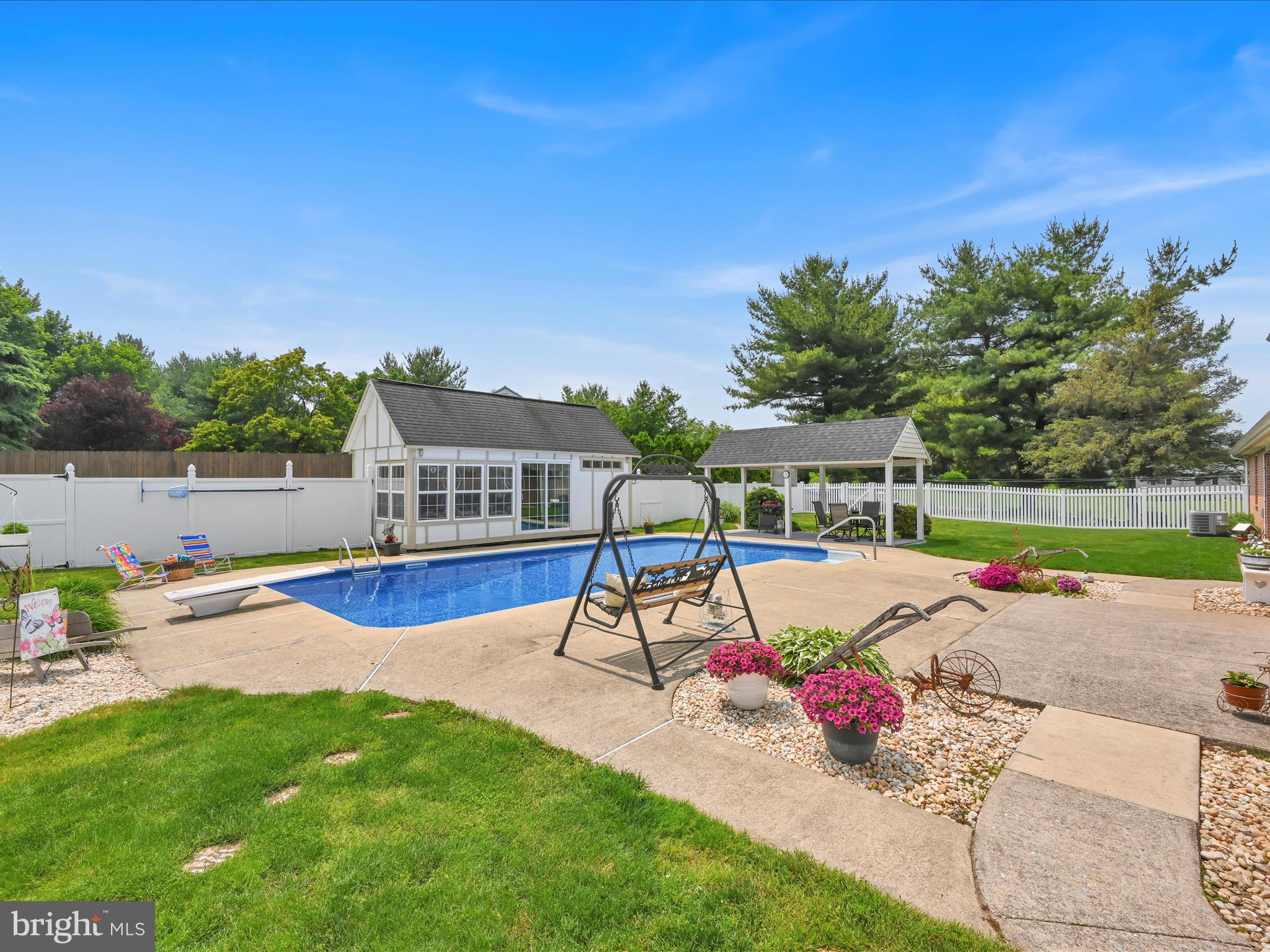 HI VIEW ESTATES - Residential