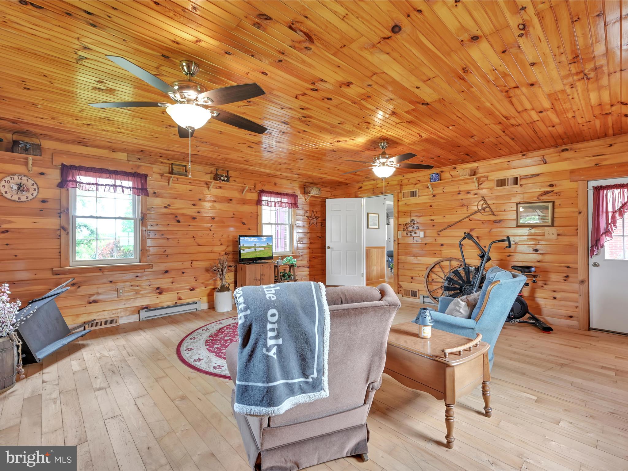 HI VIEW ESTATES - Residential