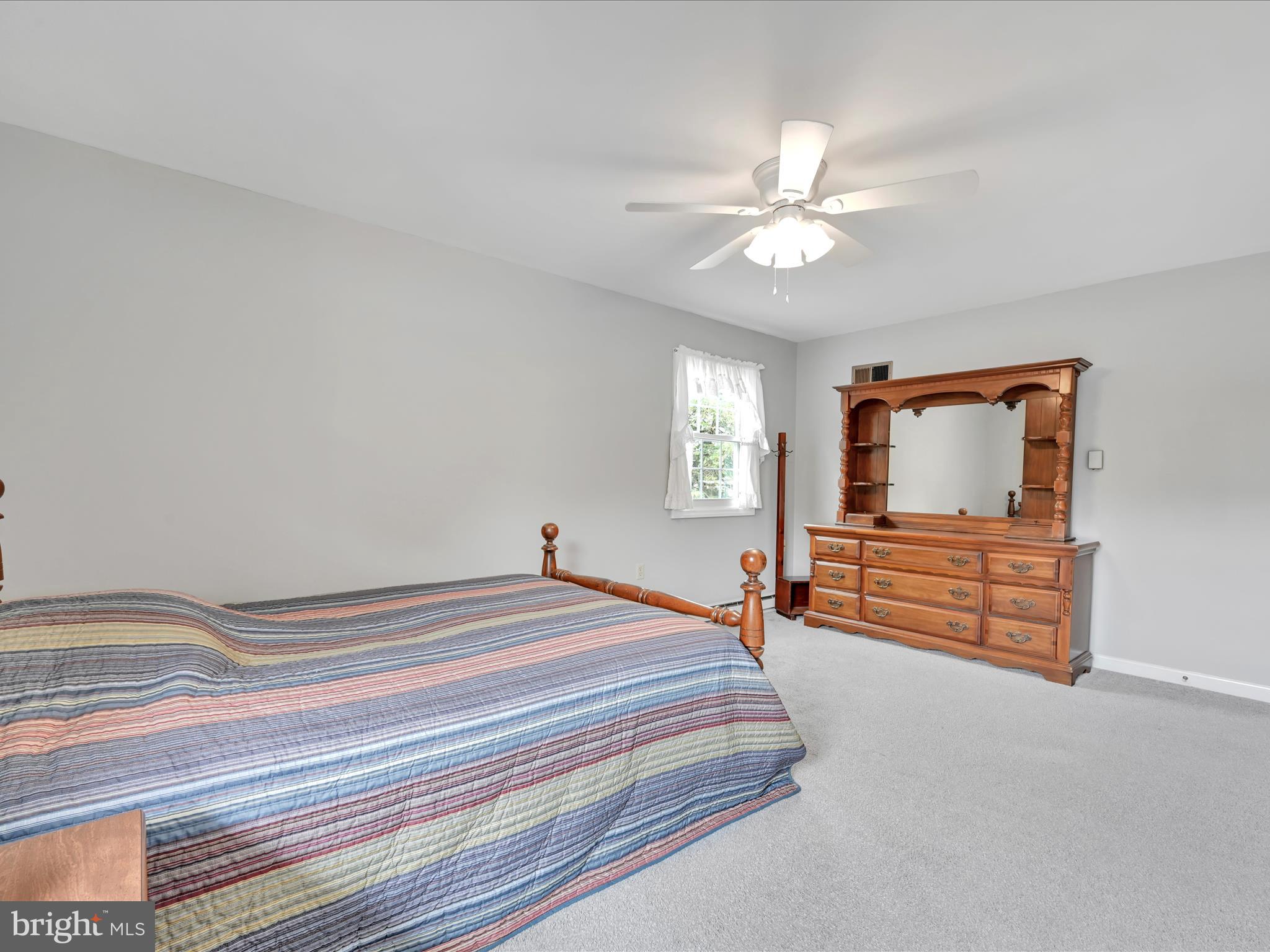 HI VIEW ESTATES - Residential