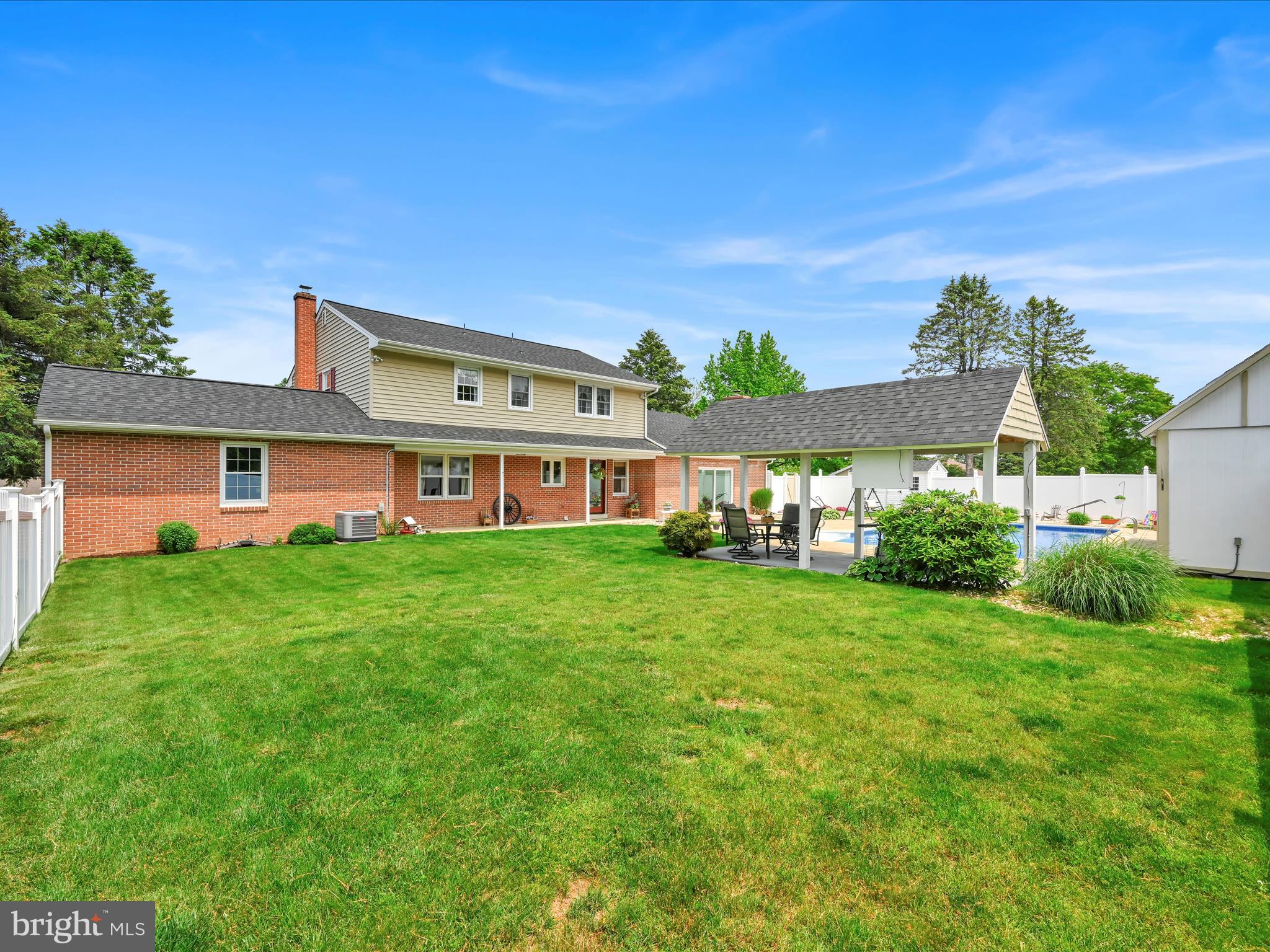 HI VIEW ESTATES - Residential