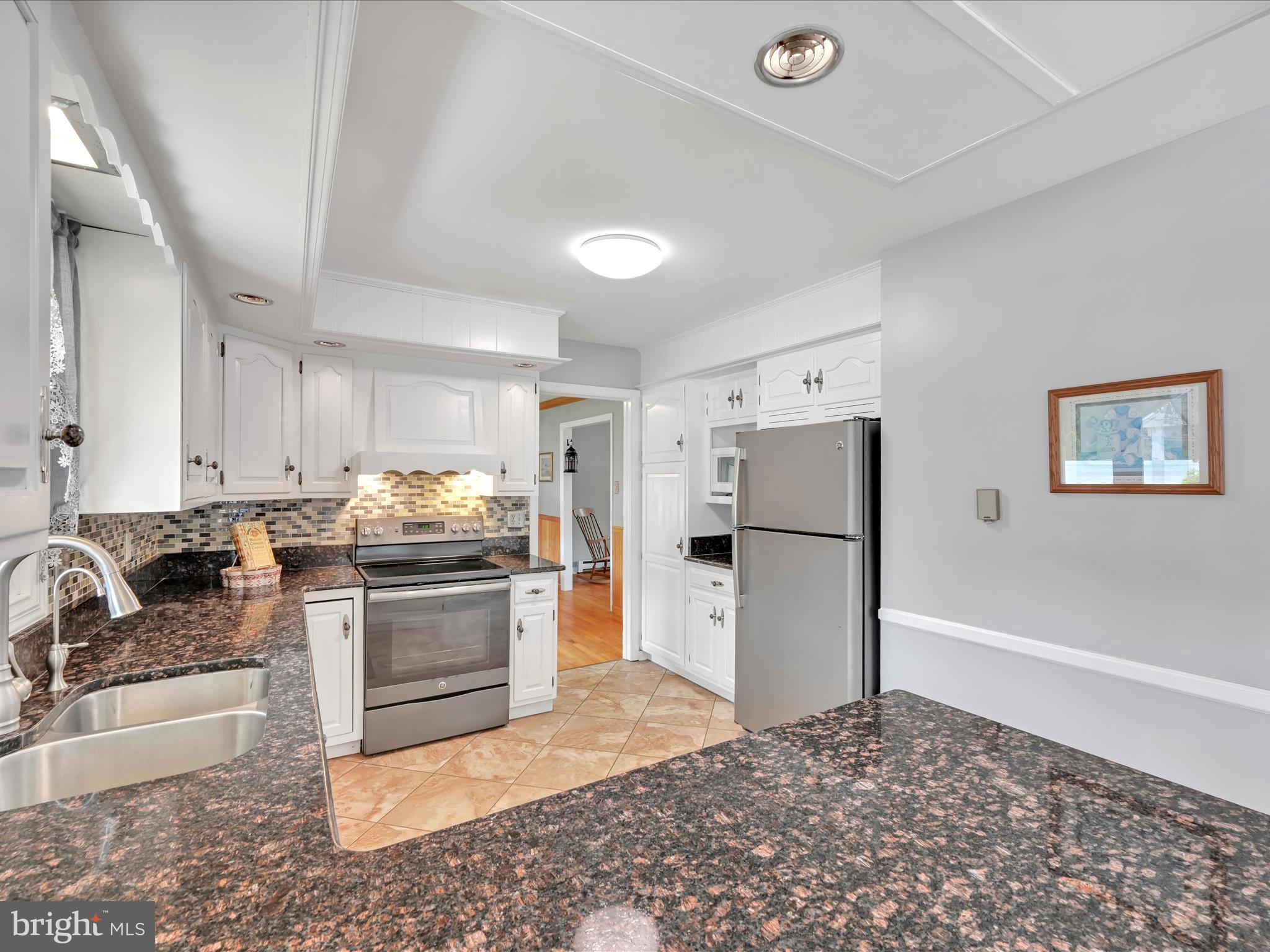 HI VIEW ESTATES - Residential