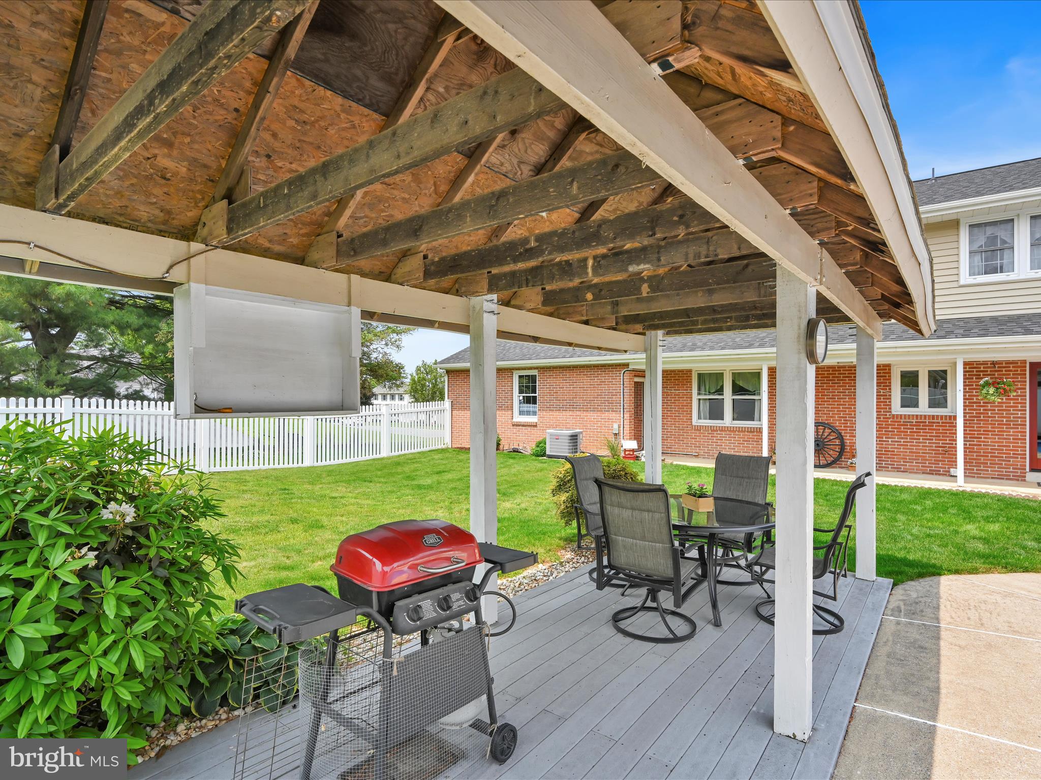 HI VIEW ESTATES - Residential