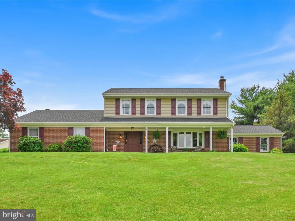 Photo of 590 Hi View Drive, LITITZ, PA 17543 (MLS # PALA2071024)