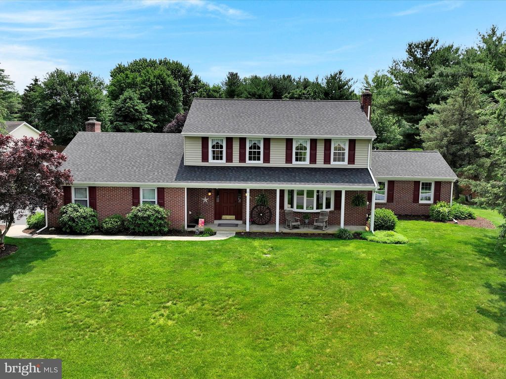 Photo of 590 Hi View Drive, LITITZ, PA 17543 (MLS # PALA2071024)