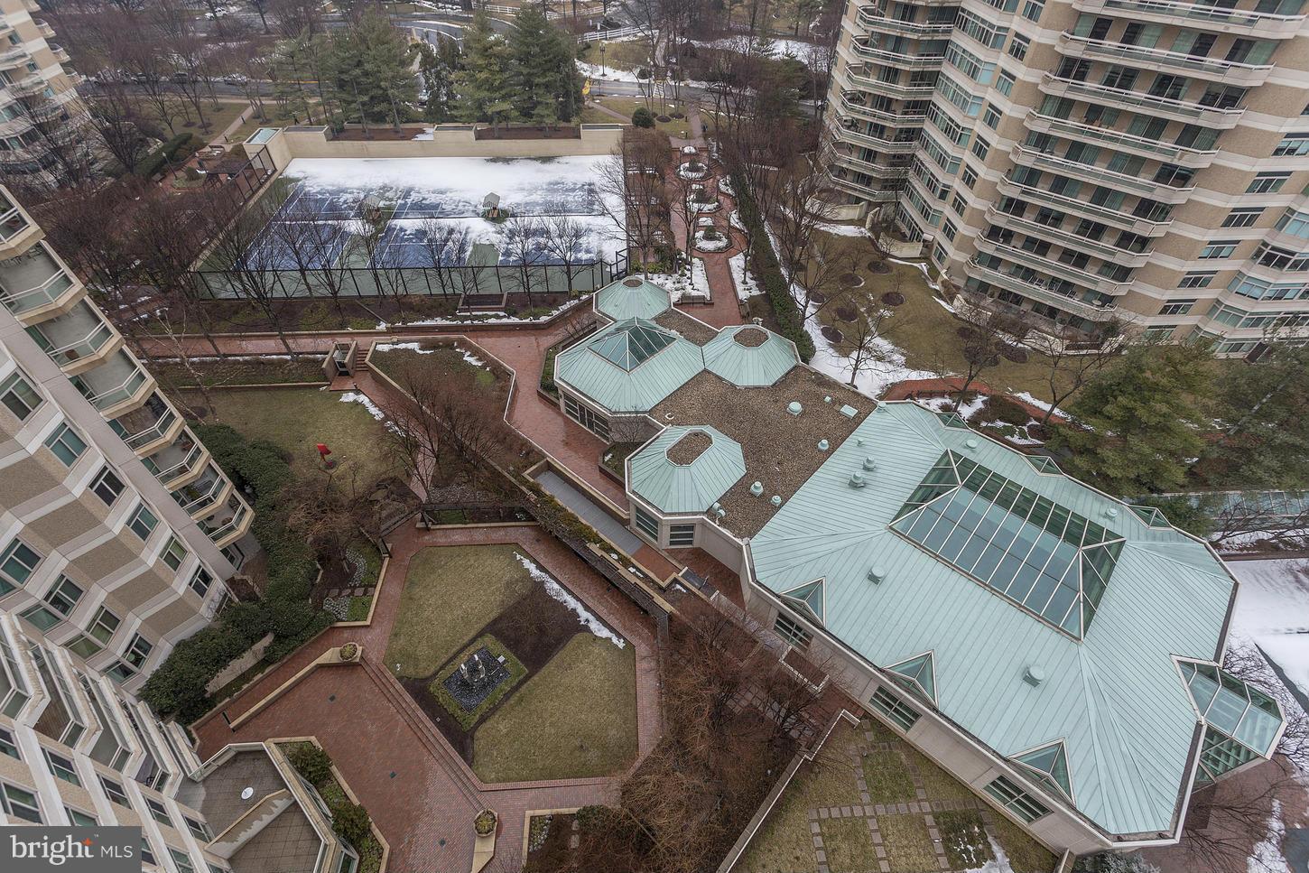 SOMERSET HOUSE CONDOS - Residential