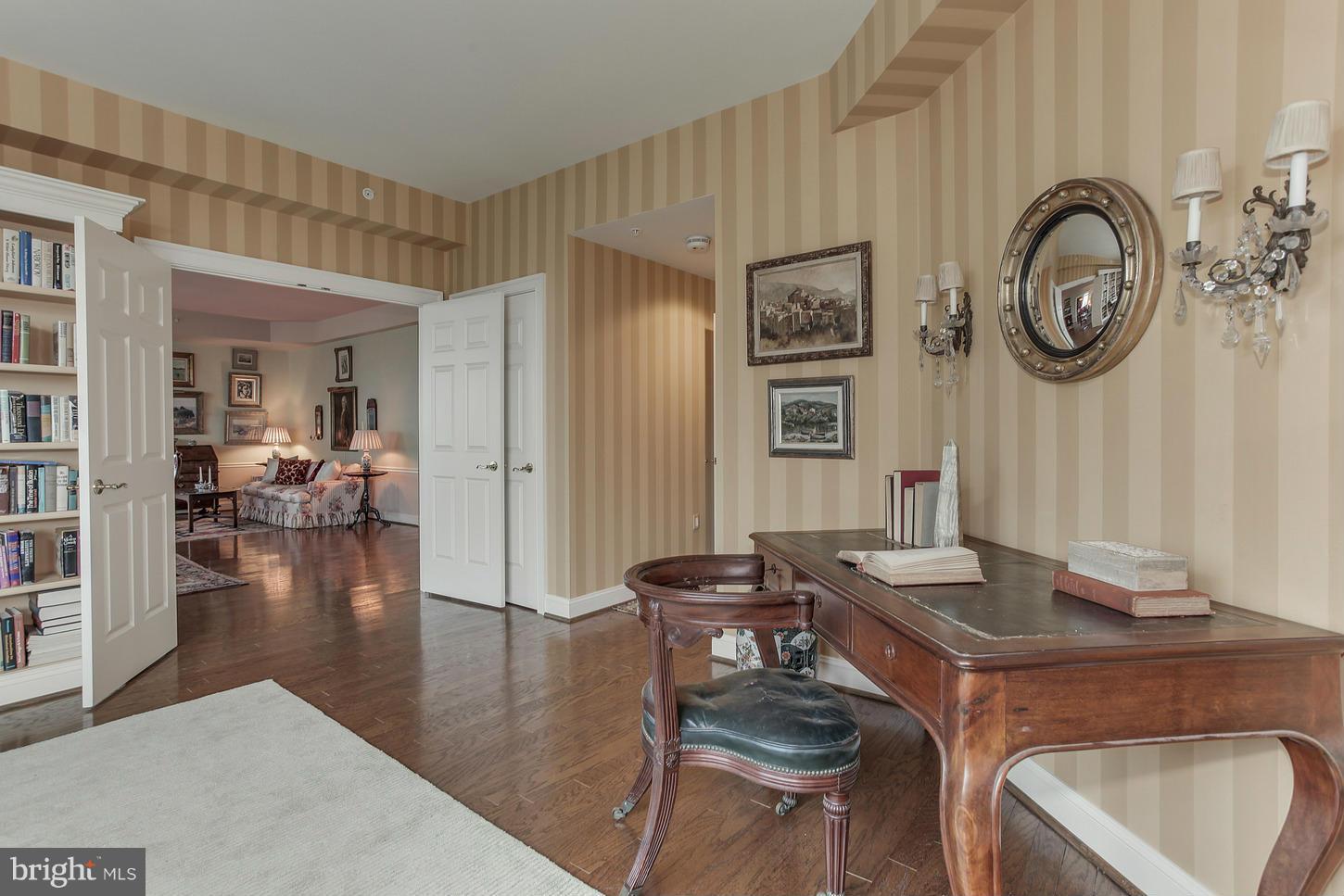 SOMERSET HOUSE CONDOS - Residential