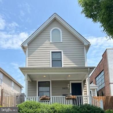 Private Sale - 9 year old CHAP tax credit renovation. Parking, and lots of living space inside and out less than 1 block from "the avenue". Chef's kitchen with island, stainless, granite, and cabinets galore. Detached house with huge fenced yard. 3 car garage. Master suite with balcony. Lots of storage and large spacious rooms. Hardwoods through out. Finished basement. This house is a one of a kind Hampden Charmer.