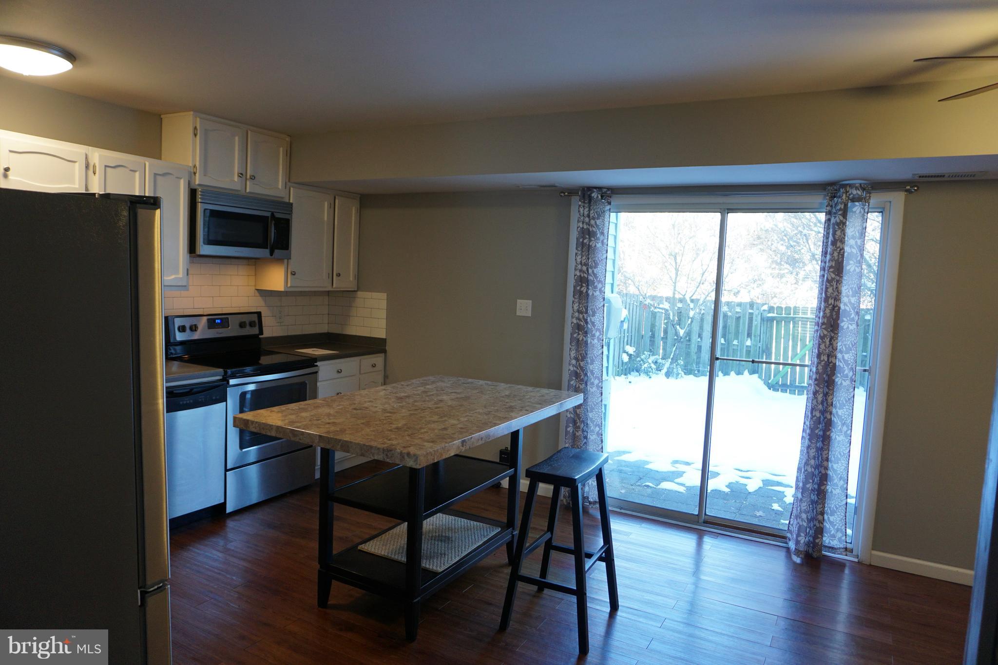 BREEZEWOOD FOREST EAST - Residential Lease