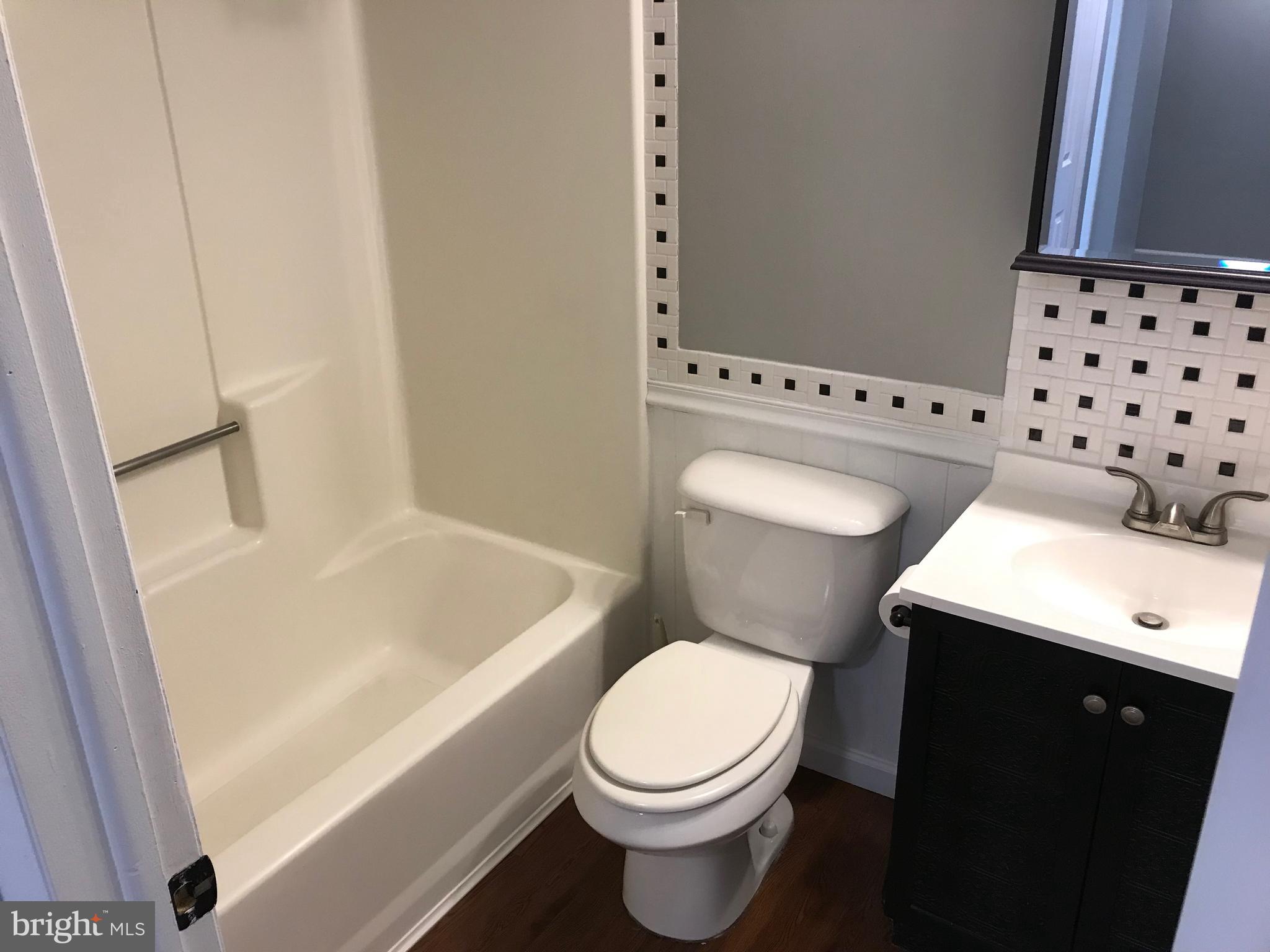 BREEZEWOOD FOREST EAST - Residential Lease