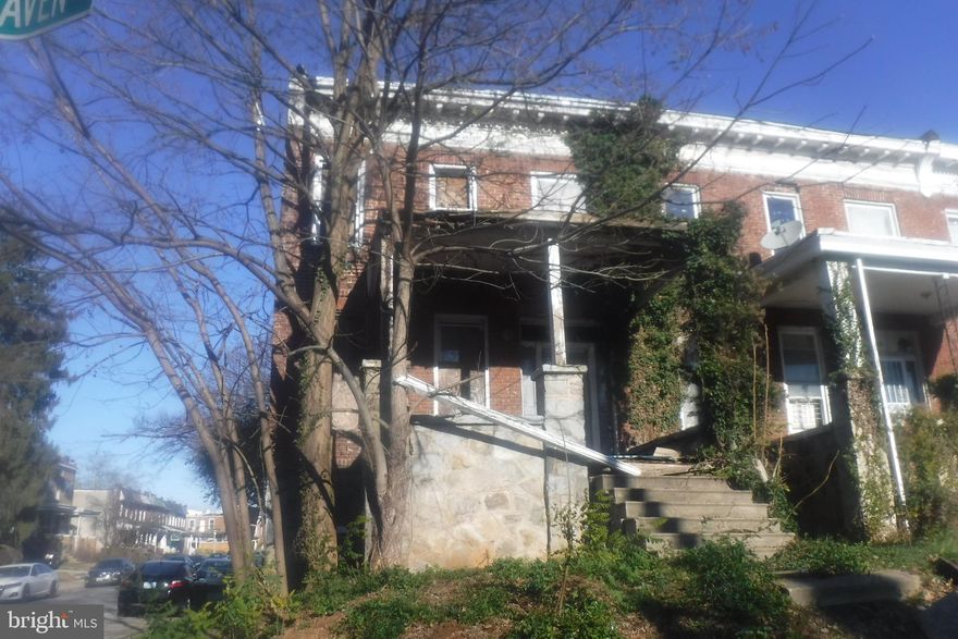 End of group rowhome that is in need of rehab. Pre-auction pricing. No access at this time due to safety concerns within the home.