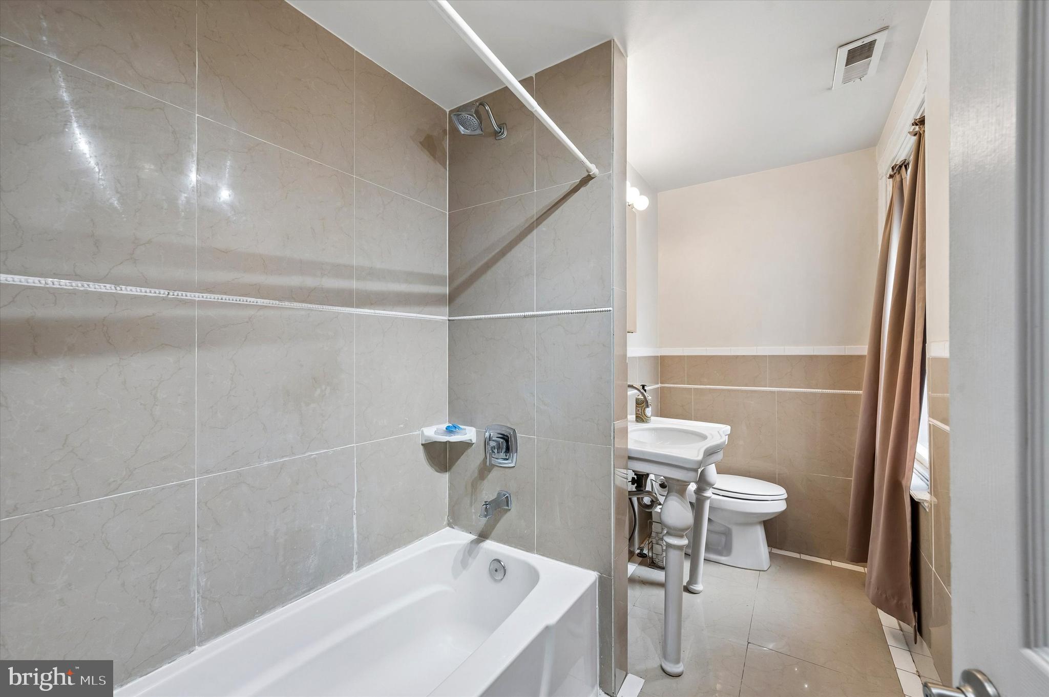 LANSDOWNE - Residential