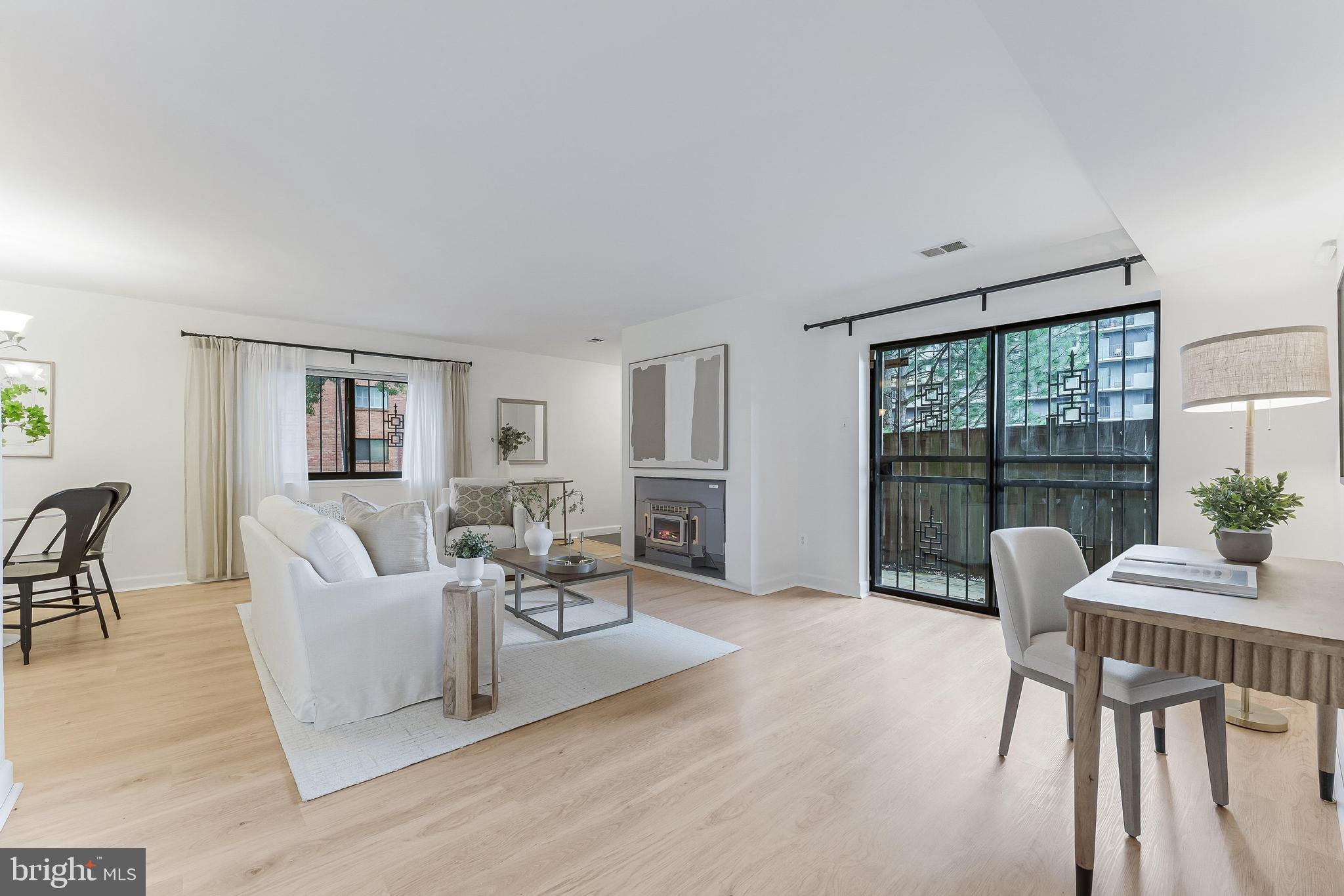 3460 SUMMIT COURT NE 3460
