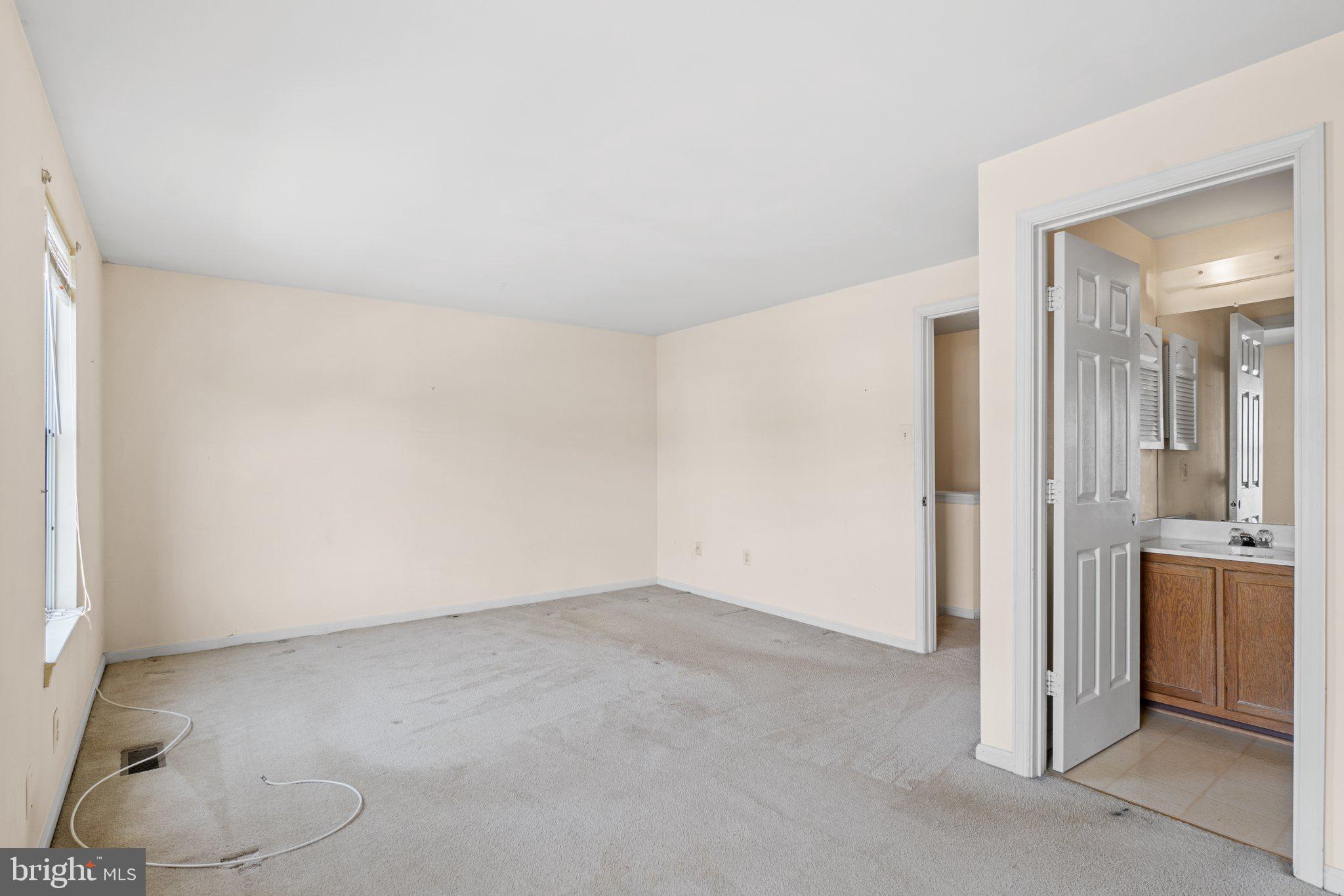 LAKE HALLOWELL - Residential