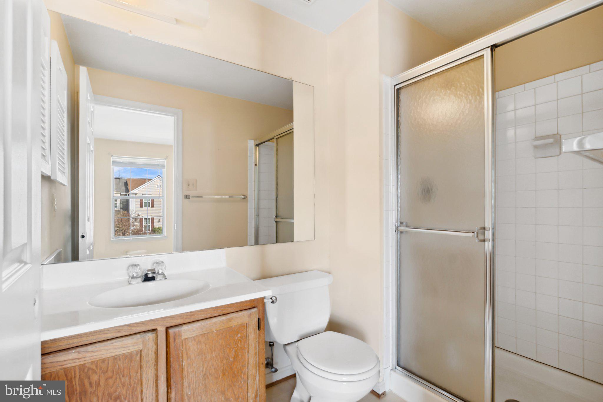 LAKE HALLOWELL - Residential