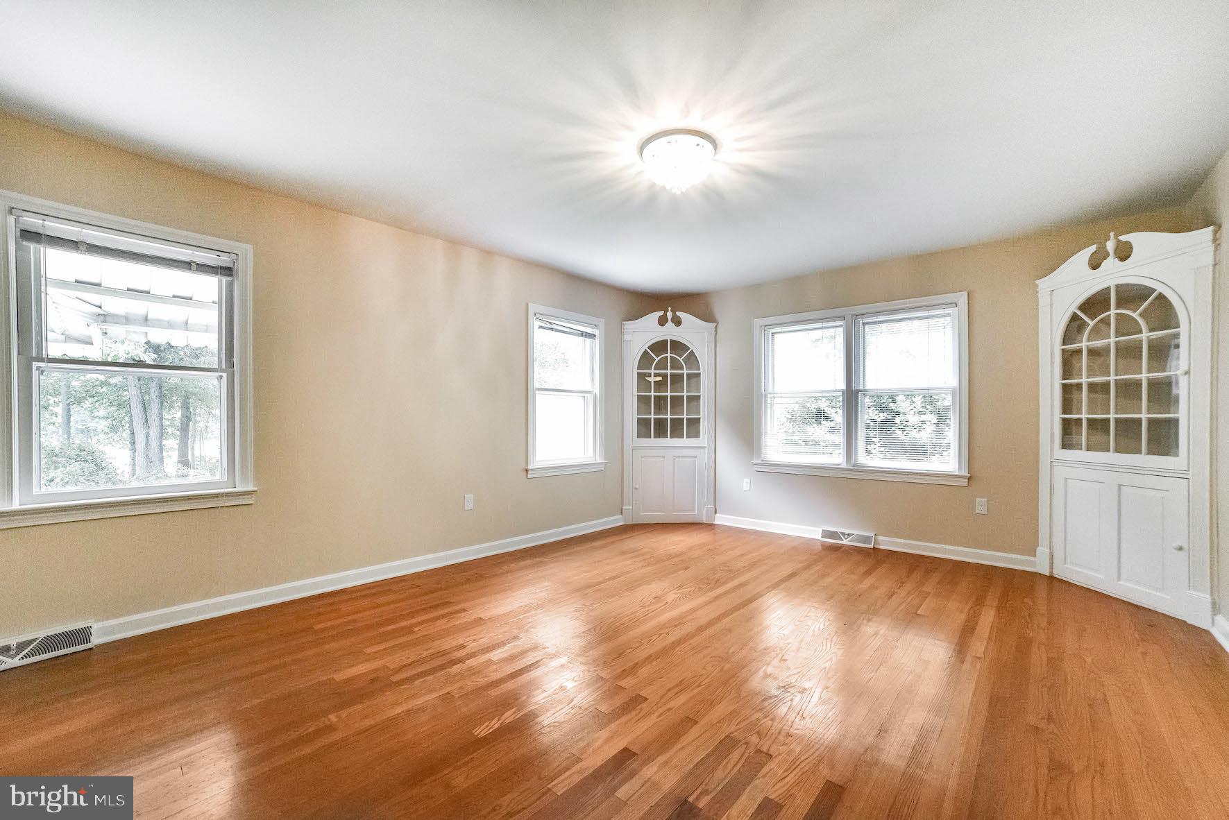 SAINT MARYS CITY - Residential