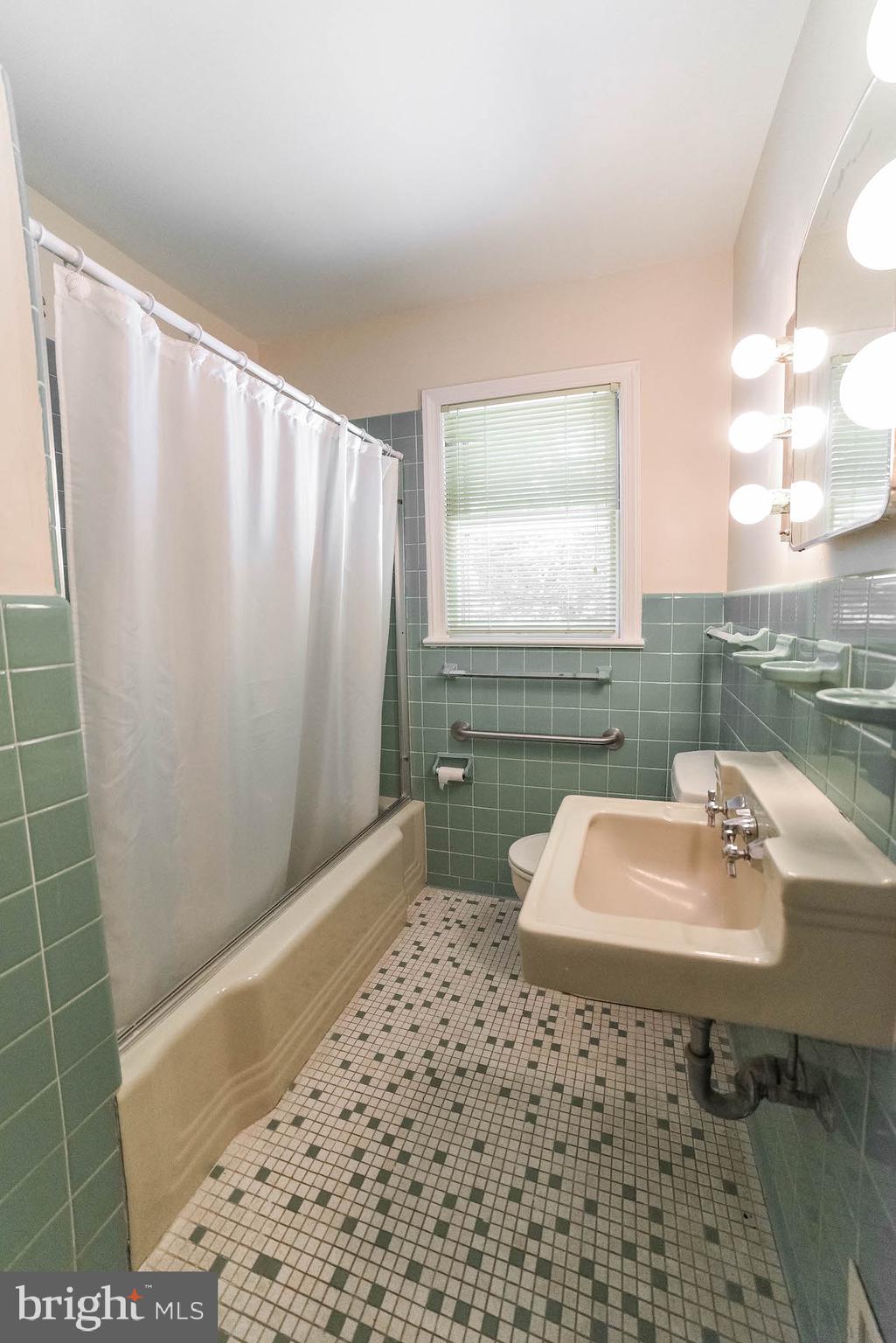 SAINT MARYS CITY - Residential