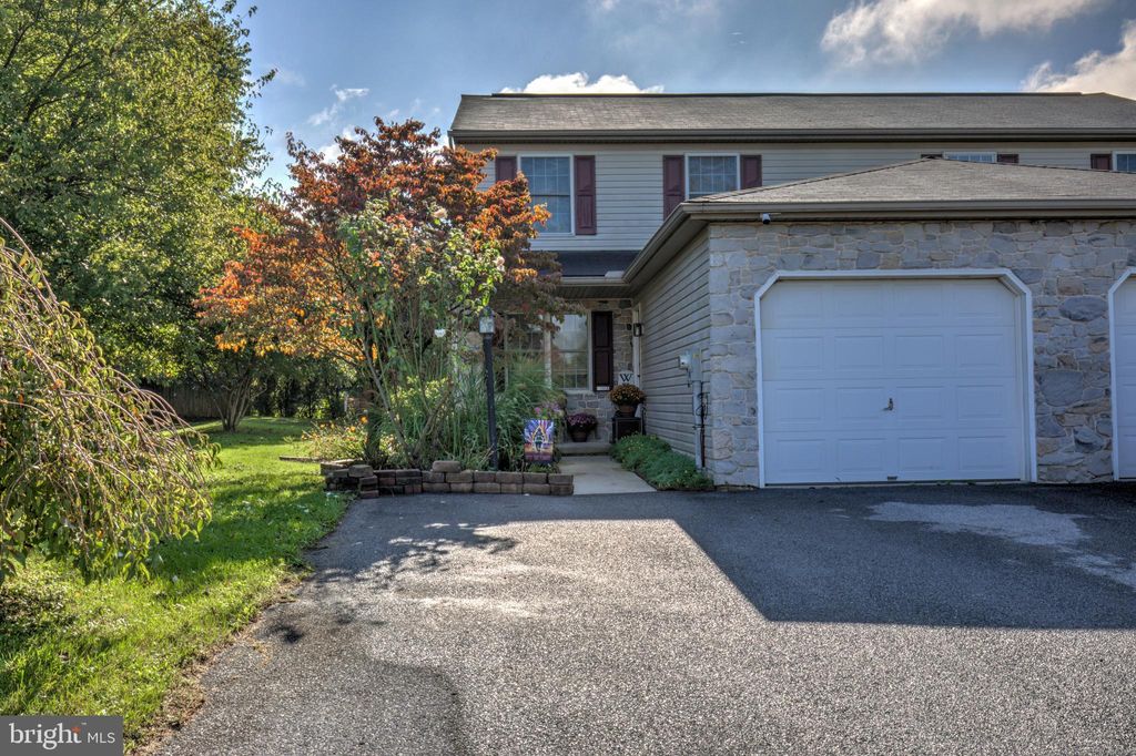 Photo of 51 Evans Drive, QUARRYVILLE, PA 17566 (MLS # PALA2077060)