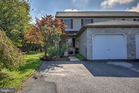 Photo of 51 Evans Drive, QUARRYVILLE, PA 17566 (MLS # PALA2077060)
