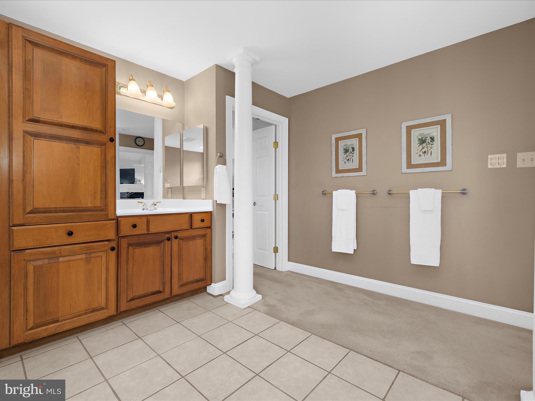 COMPASS POINTE - Residential