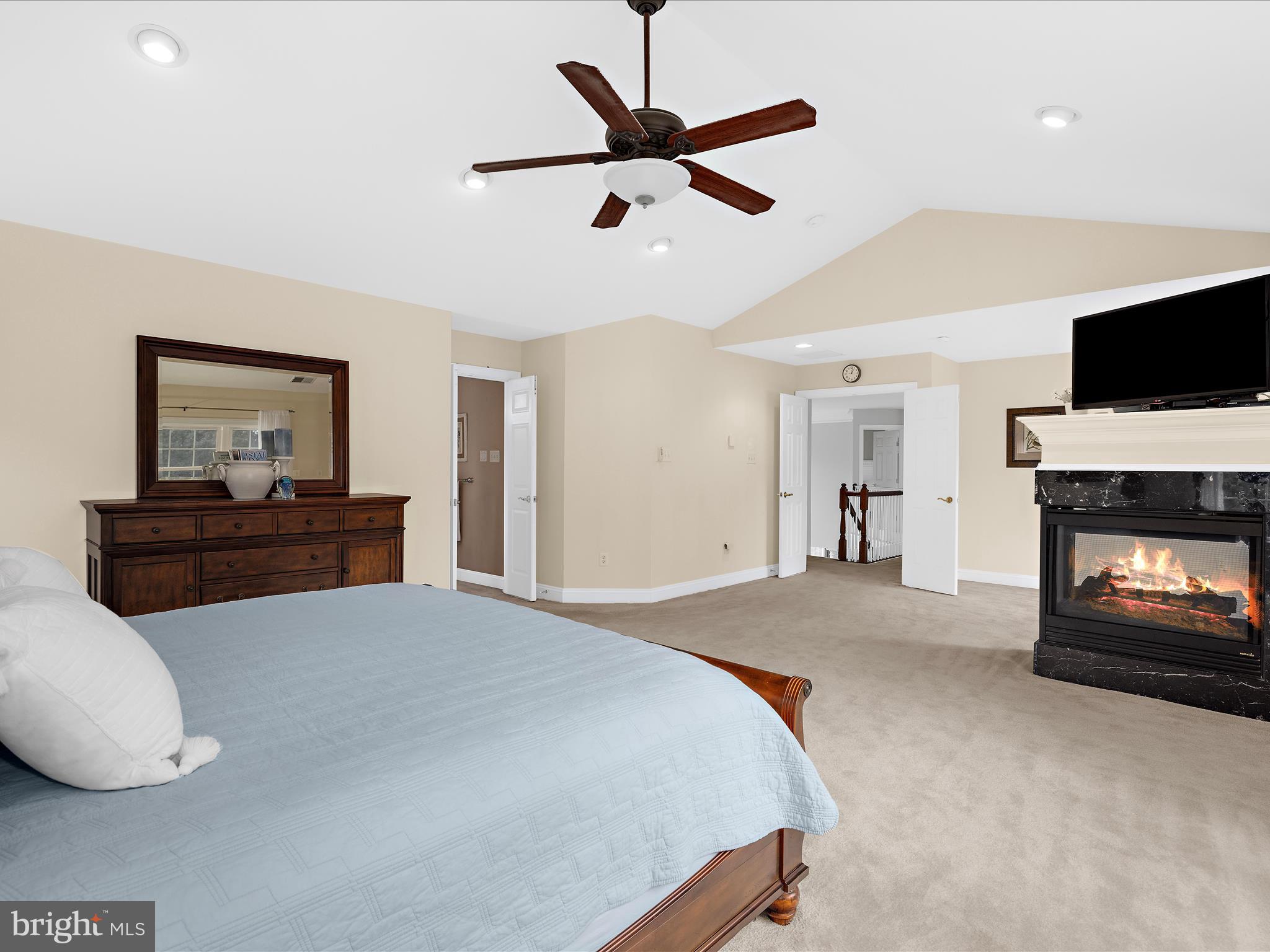 COMPASS POINTE - Residential