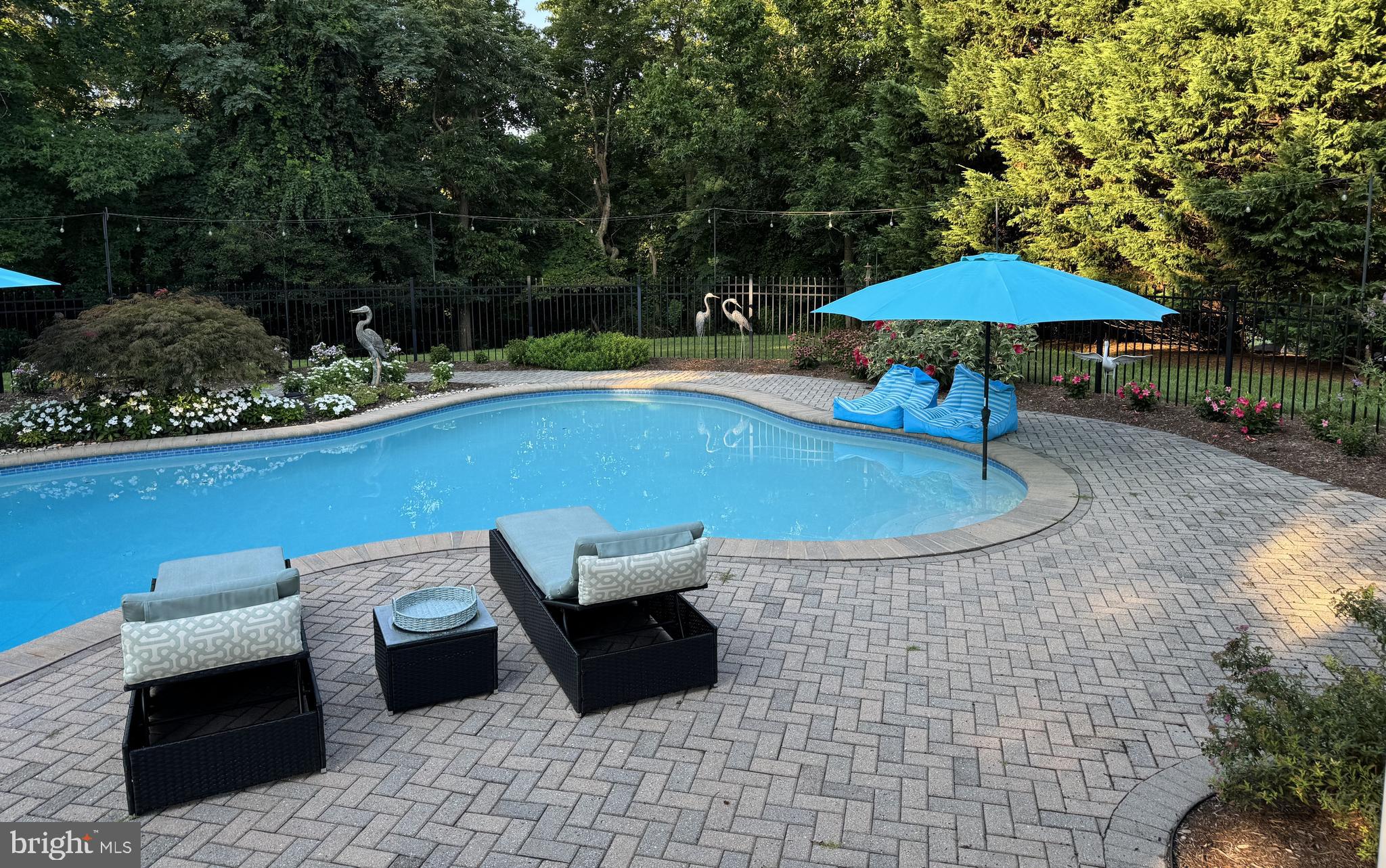 COMPASS POINTE - Residential