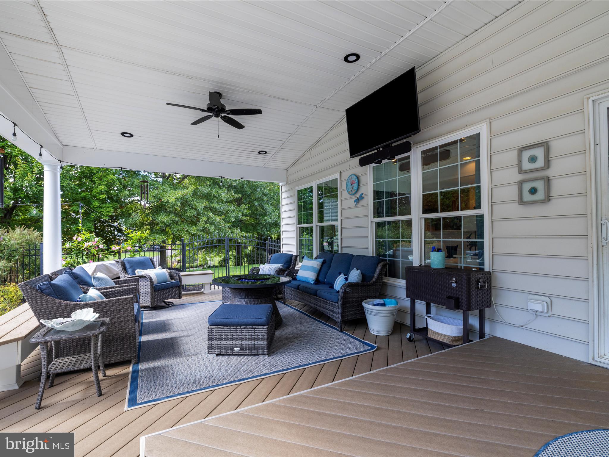 COMPASS POINTE - Residential