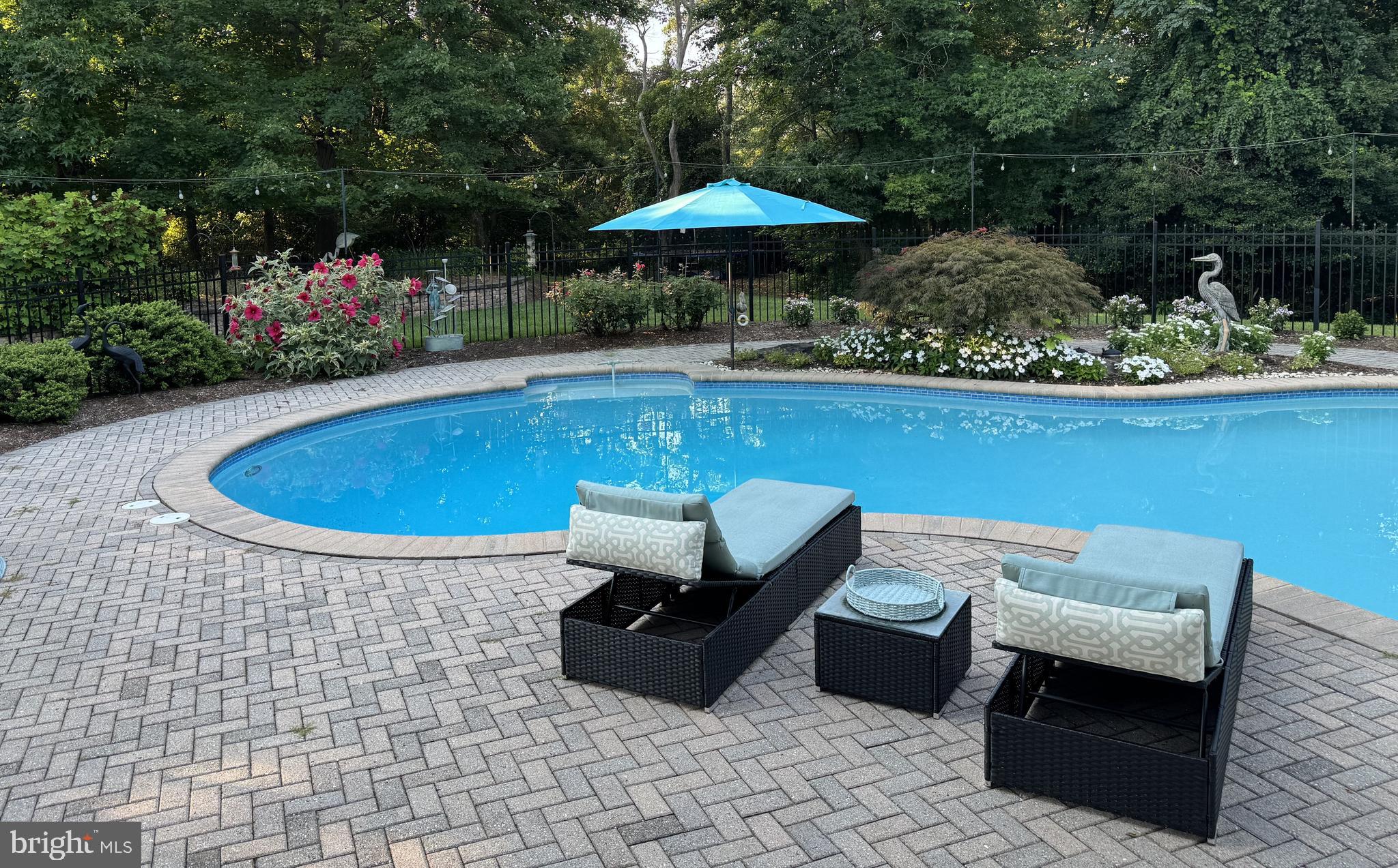 COMPASS POINTE - Residential