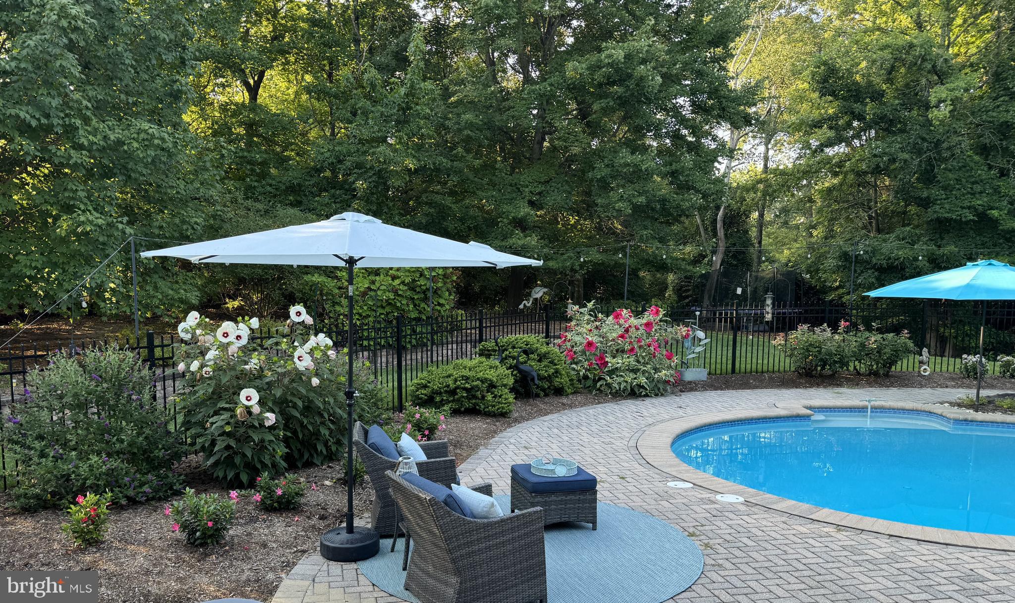 COMPASS POINTE - Residential