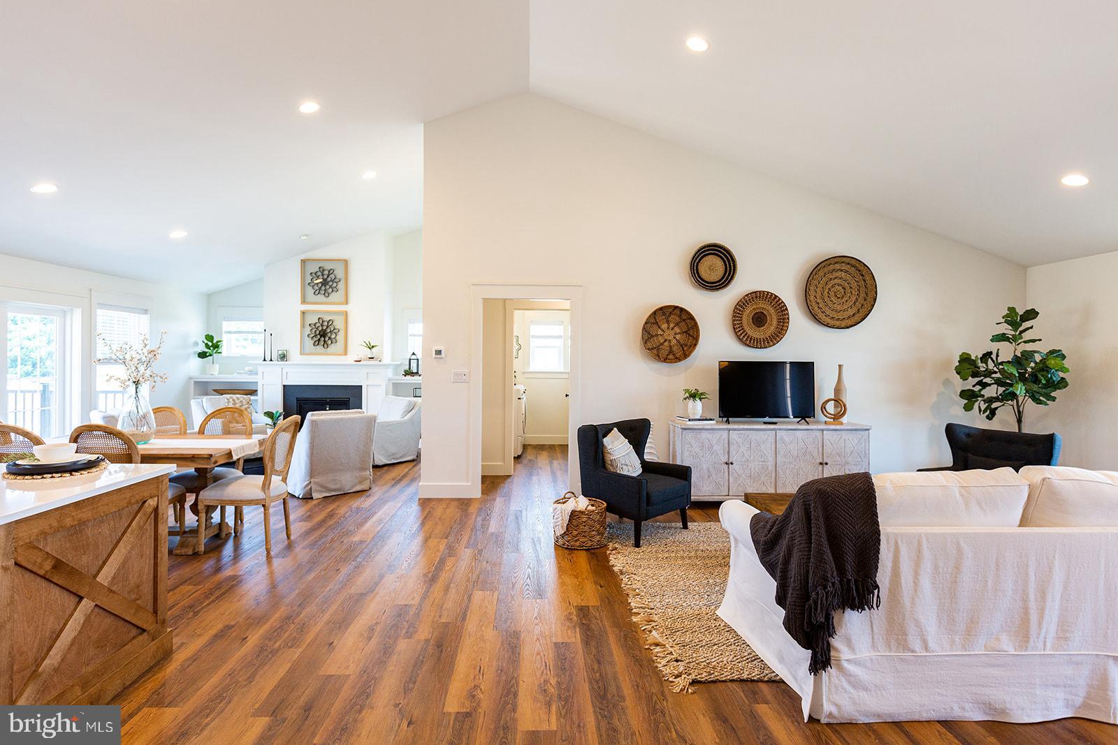 PINE VIEW ESTATES - Residential