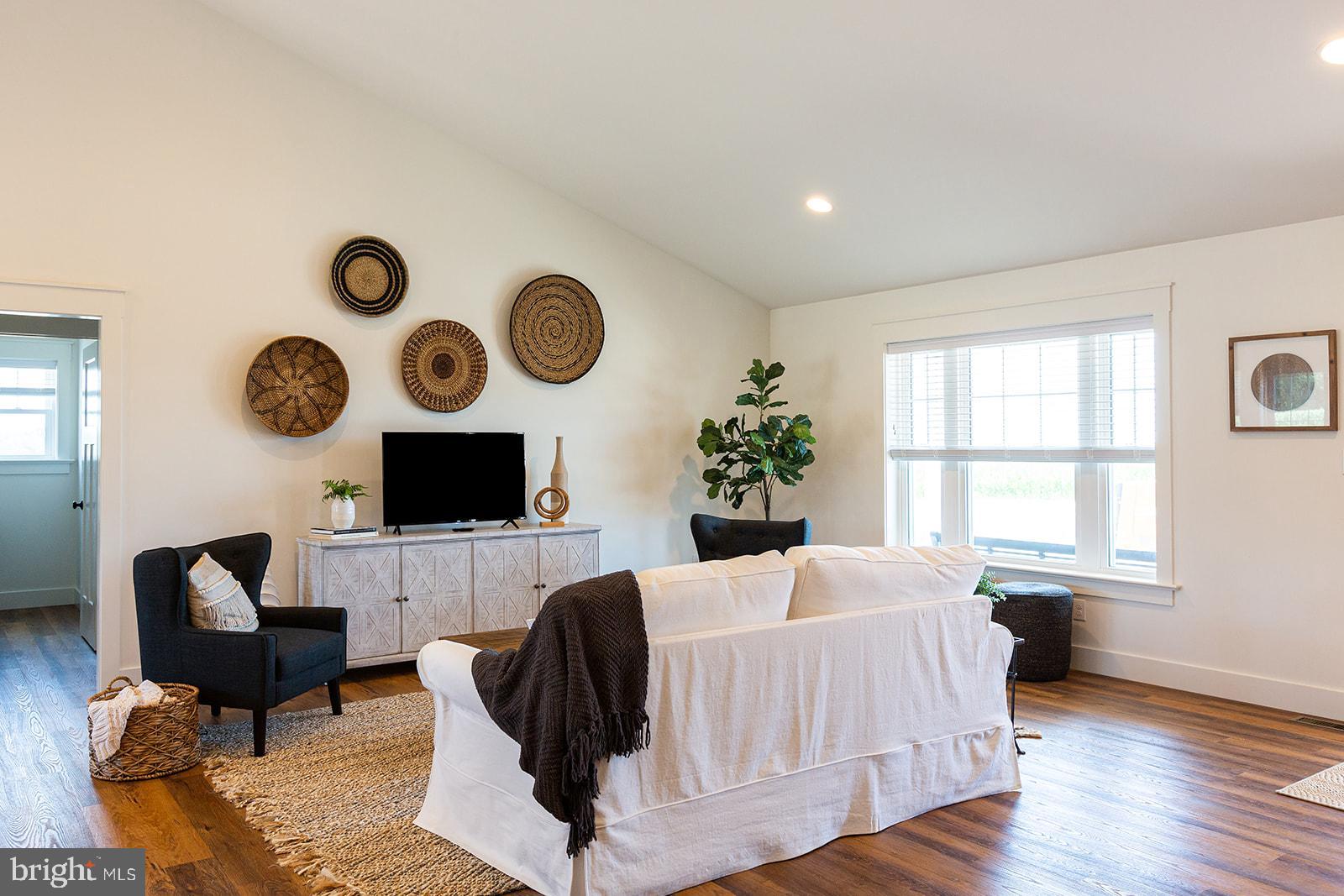 PINE VIEW ESTATES - Residential