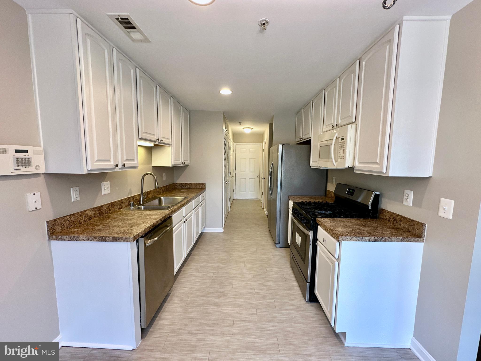 ENCLAVE AT SEVEN OAKS - Residential