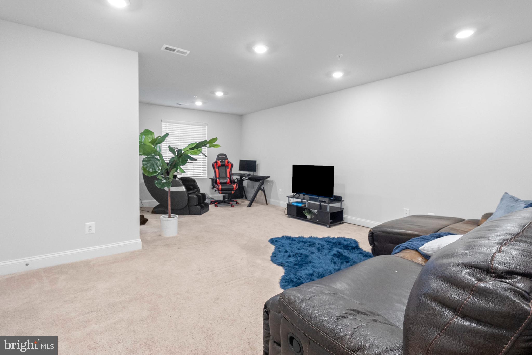 1200 FENWICK ROAD